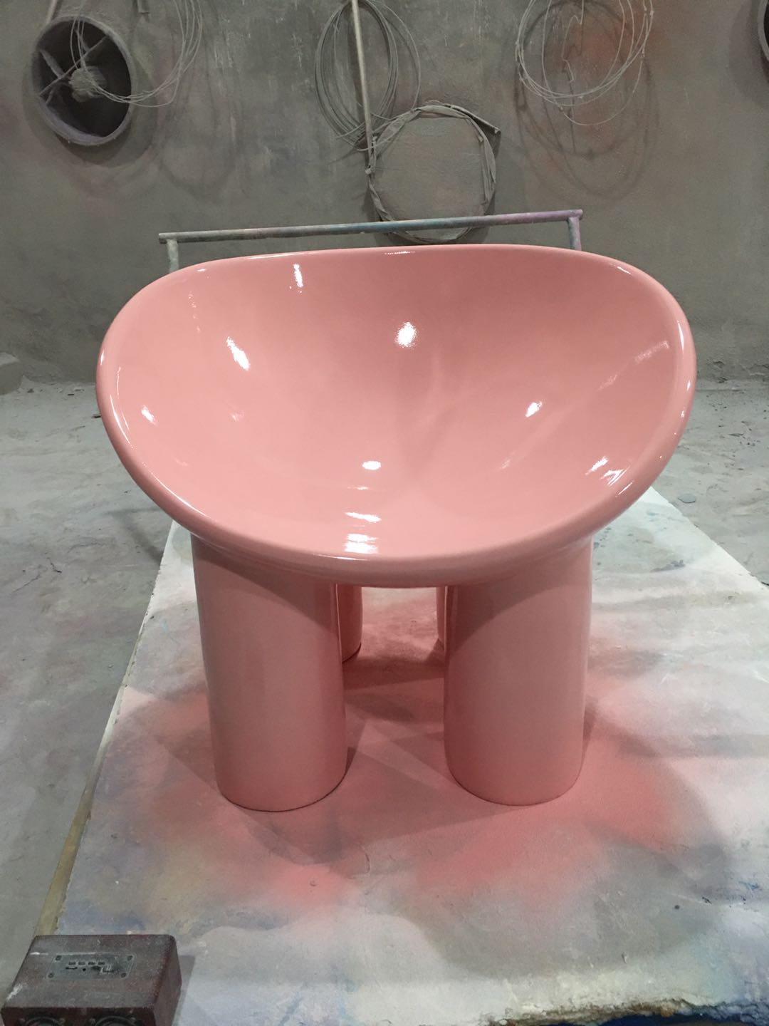 Creative home decoration sample room factory direct sales decoration entrance hall decoration item elephant leg chair, height 69*78*65 Item Picture