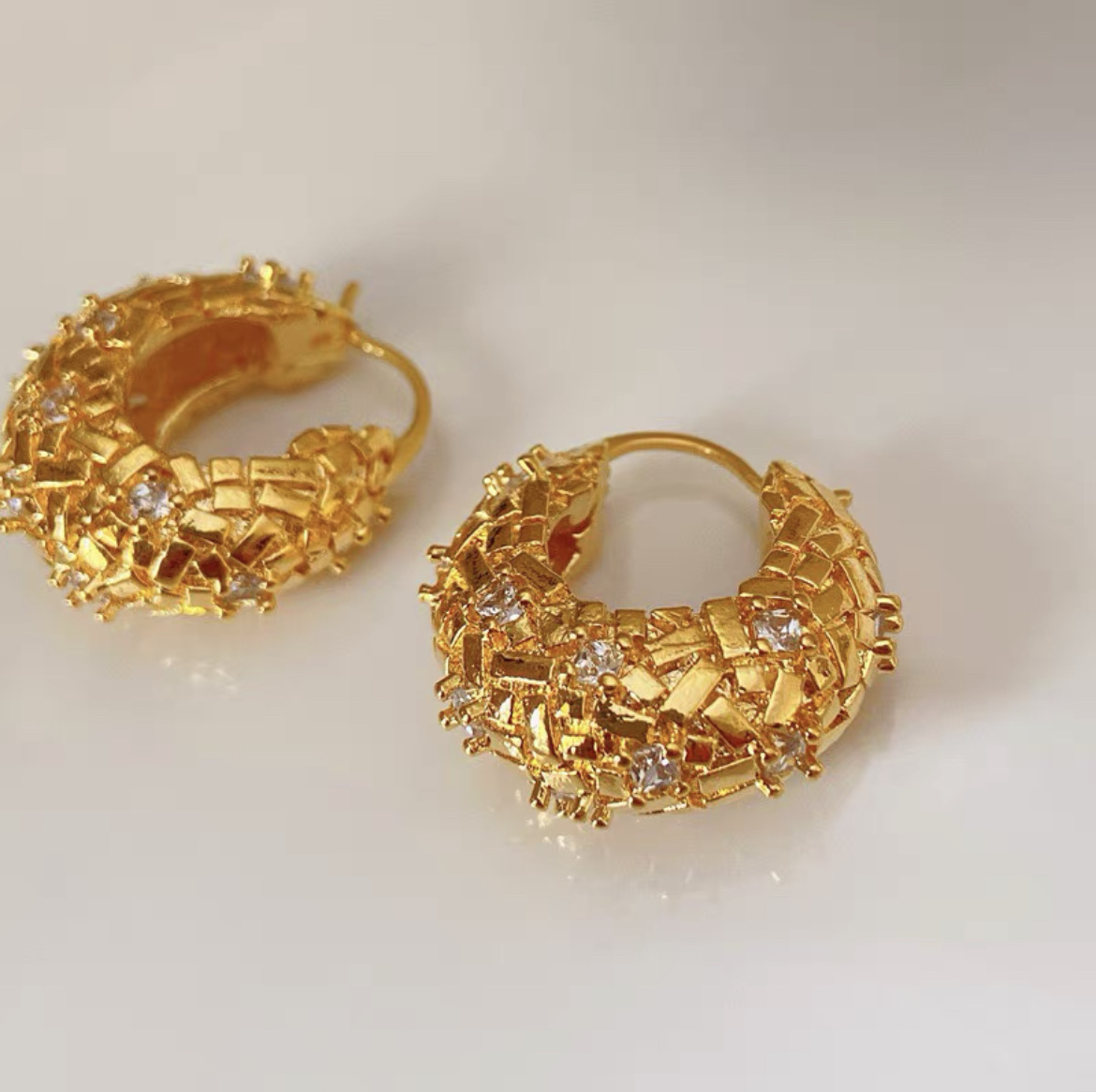 Korean Atmosphere Metal Light Luxury Personality French Fashion Earrings Fate Season