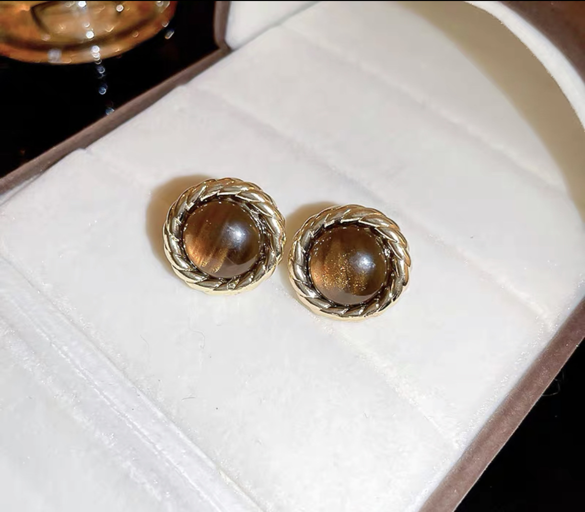 Korean Circle Retro Niche Design Advanced Light Luxury Delicate Earrings Fate Season details Picture