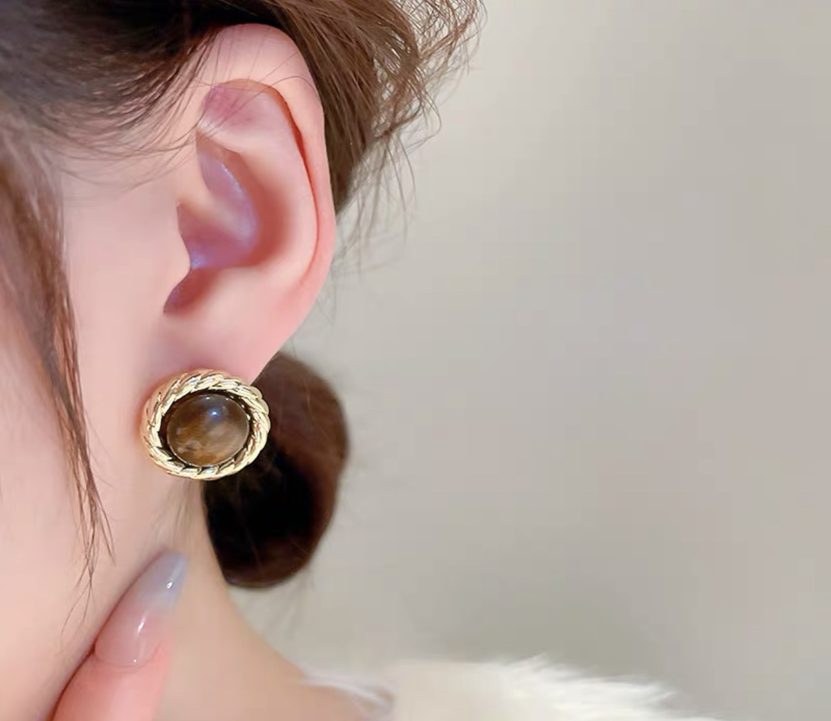 Korean Circle Retro Niche Design Advanced Light Luxury Delicate Earrings Fate Season Specification drawing