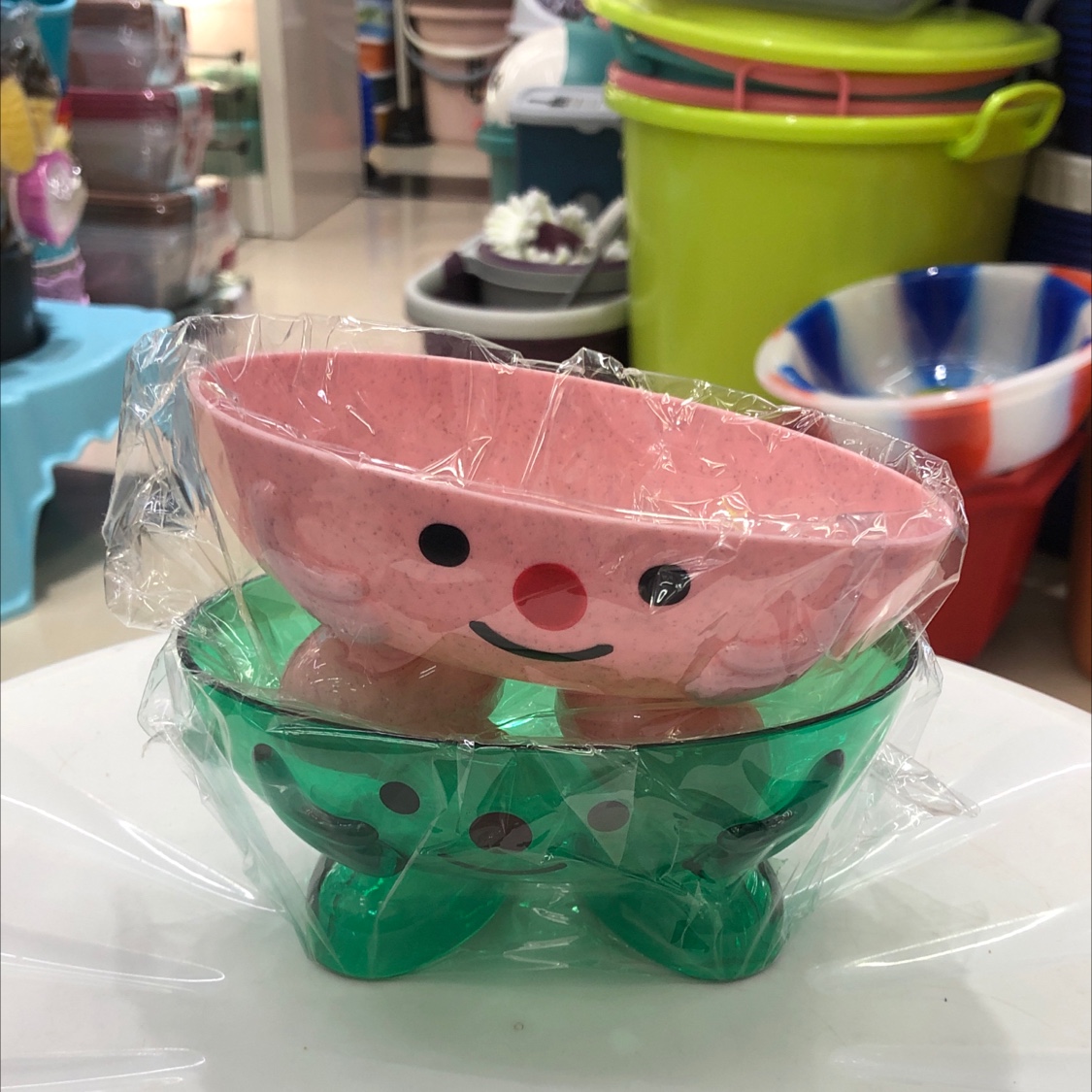 Cartoon character draining transparent plastic soap box, creative two-legged shallow-mouthed small flowerpot