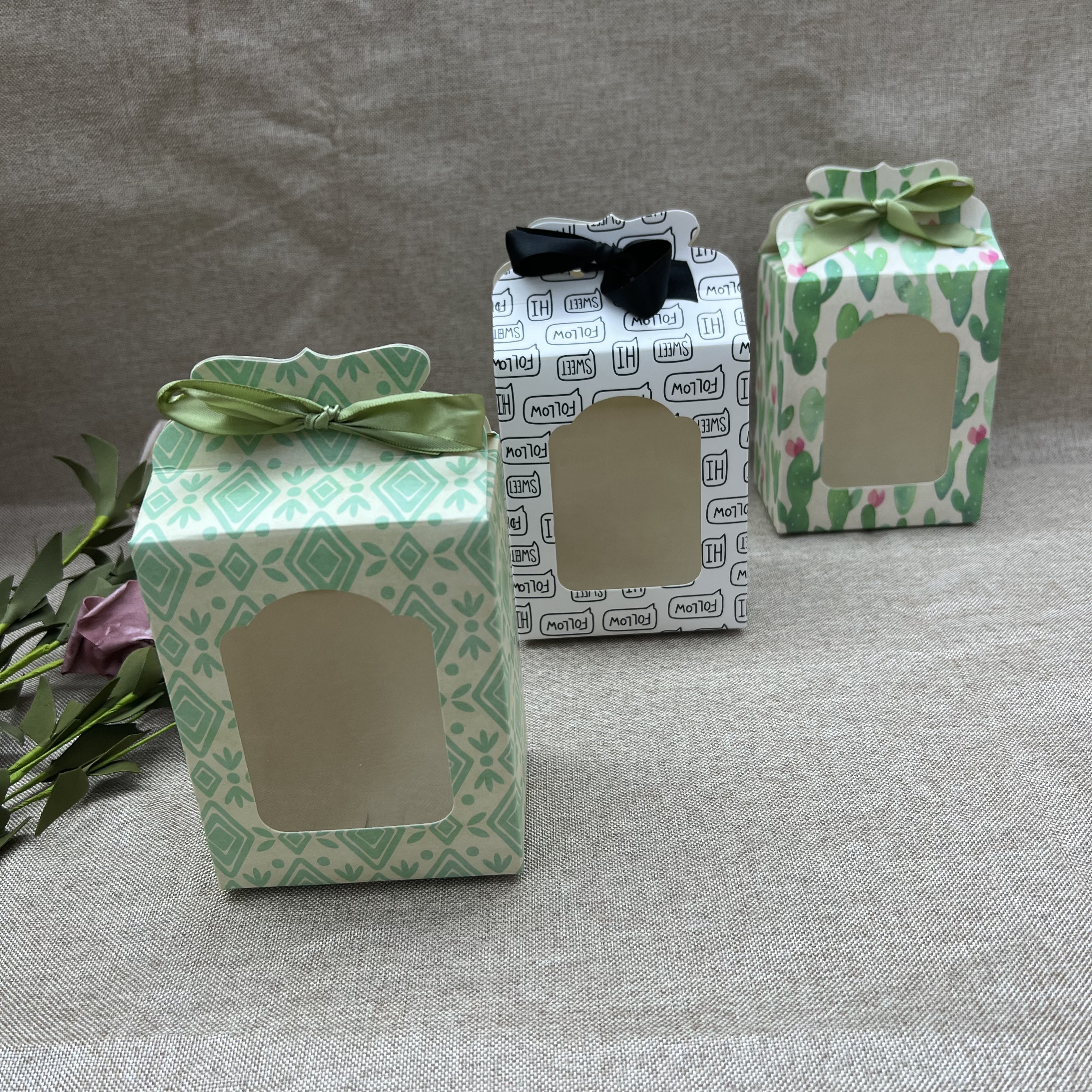 European-style cross-border folding window visible toy packaging paper box with transparent pvc window, colorful gift details Picture