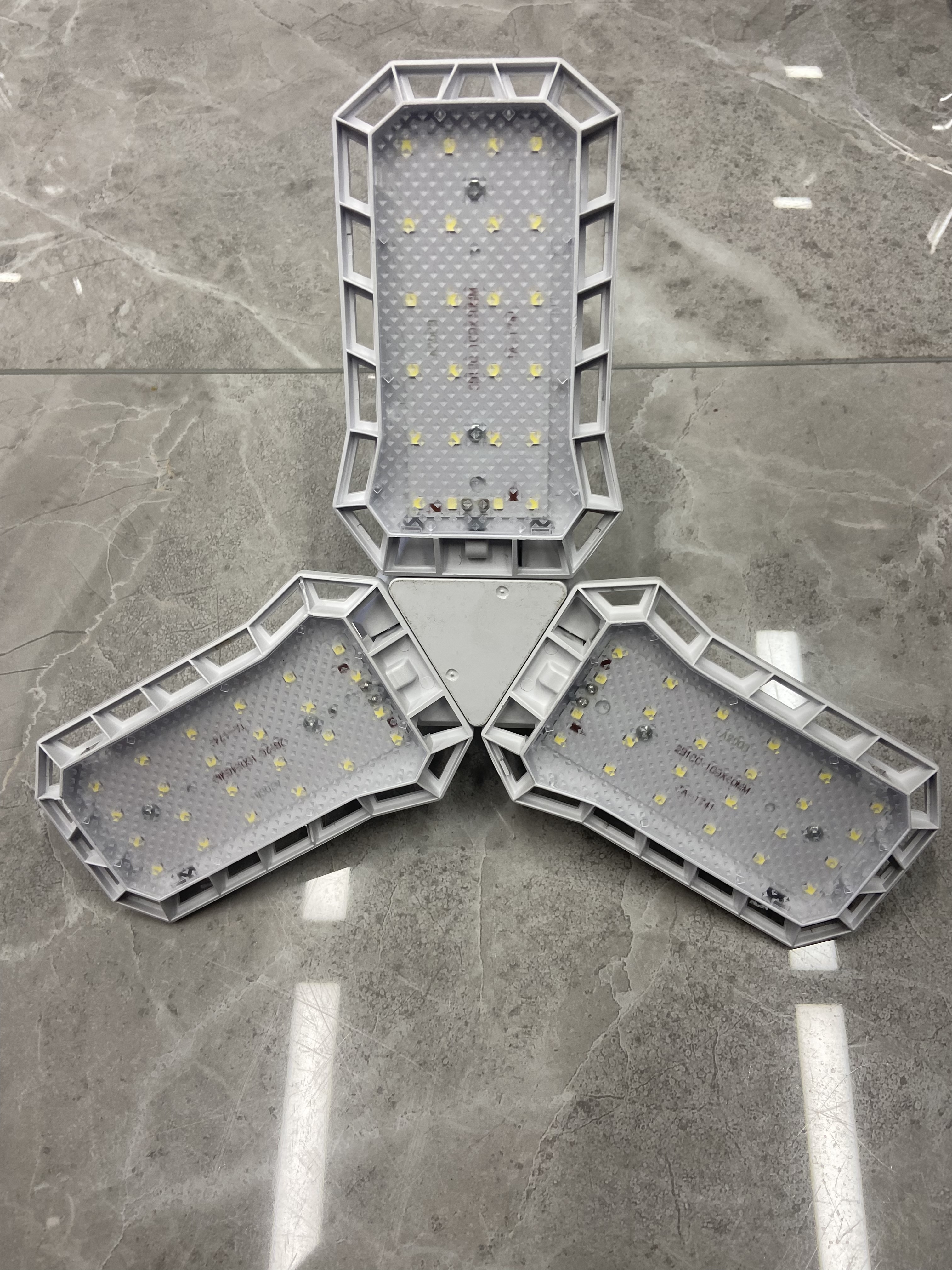 Led White Diamond Folding 3 Leaves (Wide Pressure)(Narrow Pressure) 45W Actual Power 30W High-Power Ultra-Bright Energy-Saving Indoor And Outdoor Lighting