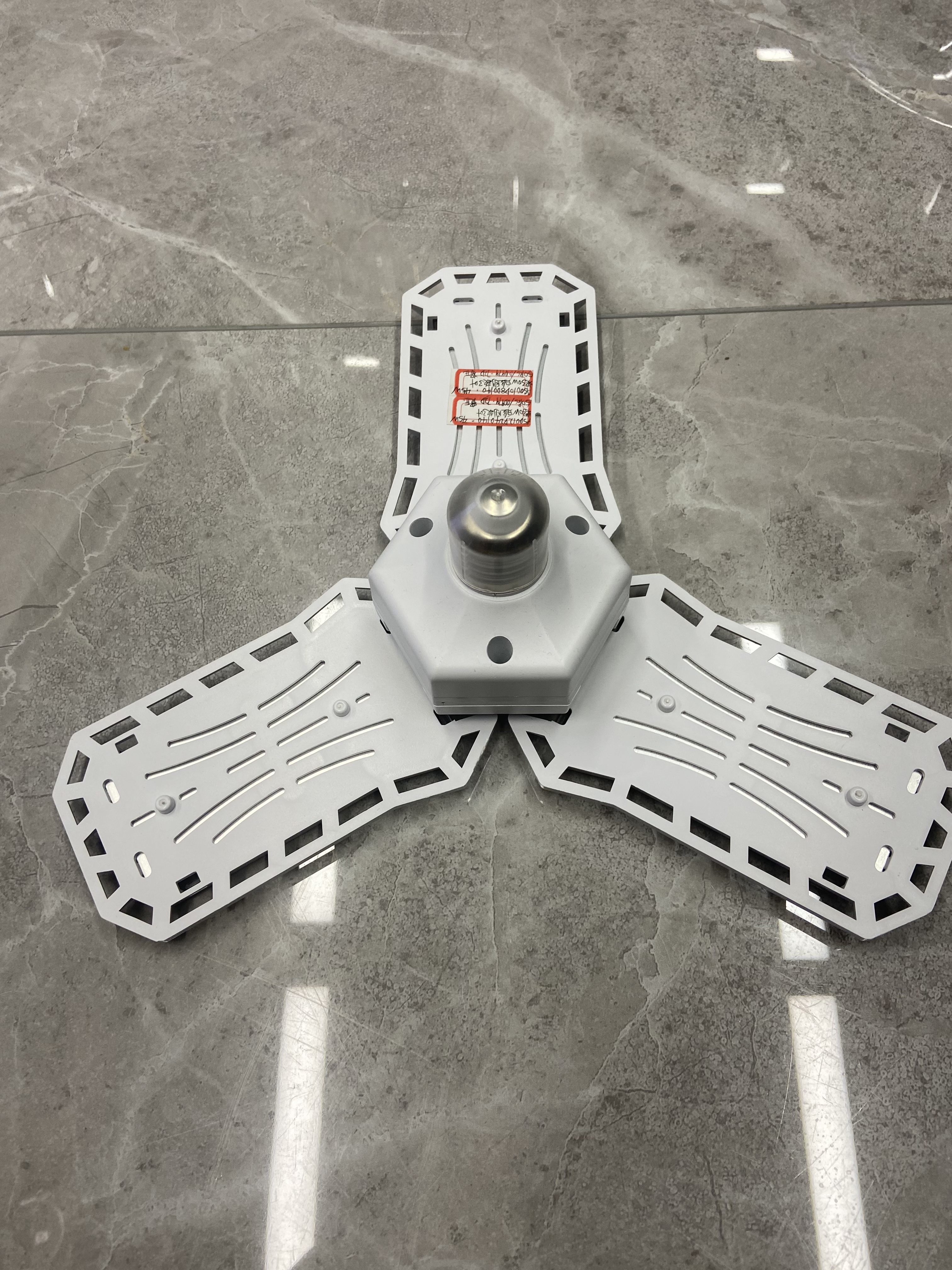 Led White Diamond Folding 3 Leaves (Wide Pressure)(Narrow Pressure) 45W Actual Power 30W High-Power Ultra-Bright Energy-Saving Indoor And Outdoor Lighting Application Scenario