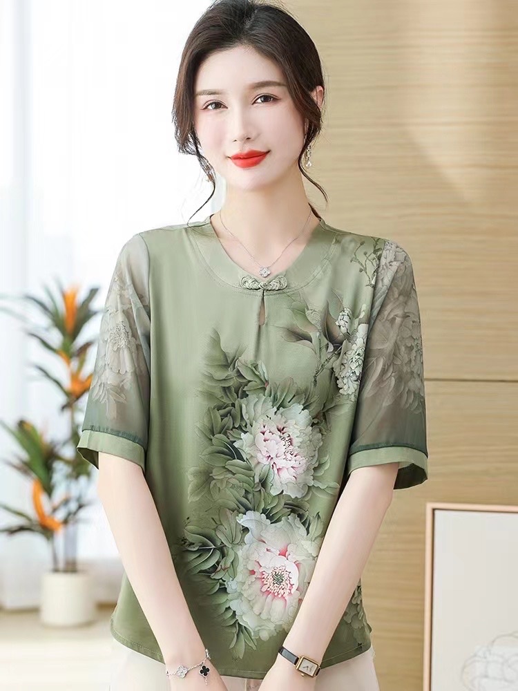New women's clothing in purple and gold style for middle-aged and elderly people in 2023
