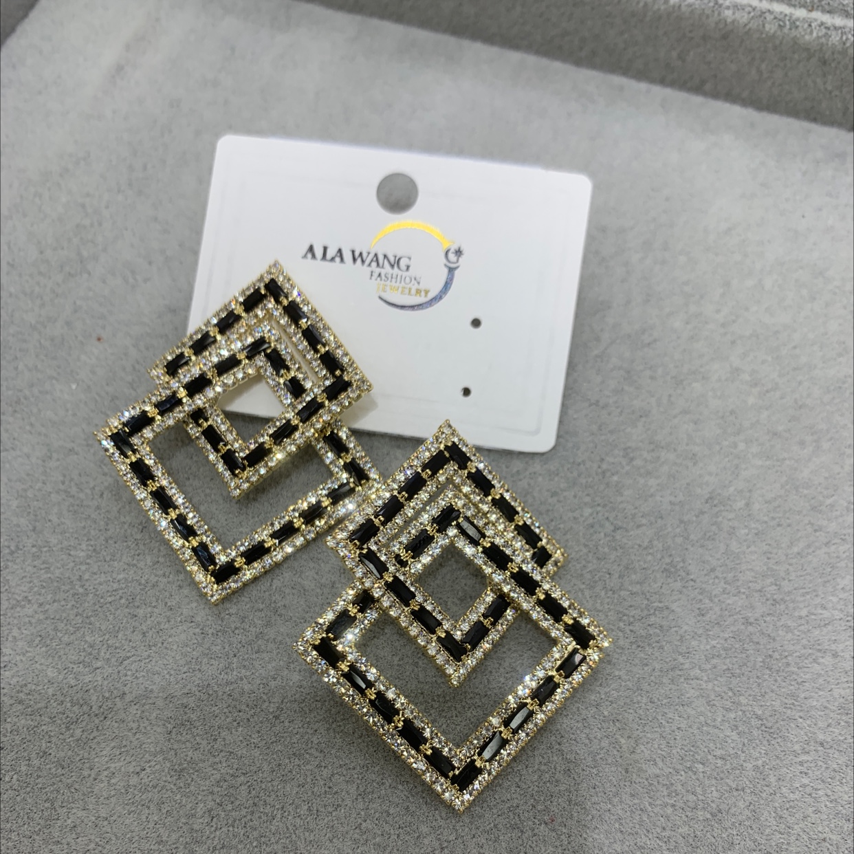 اقراط الزركون Specification image