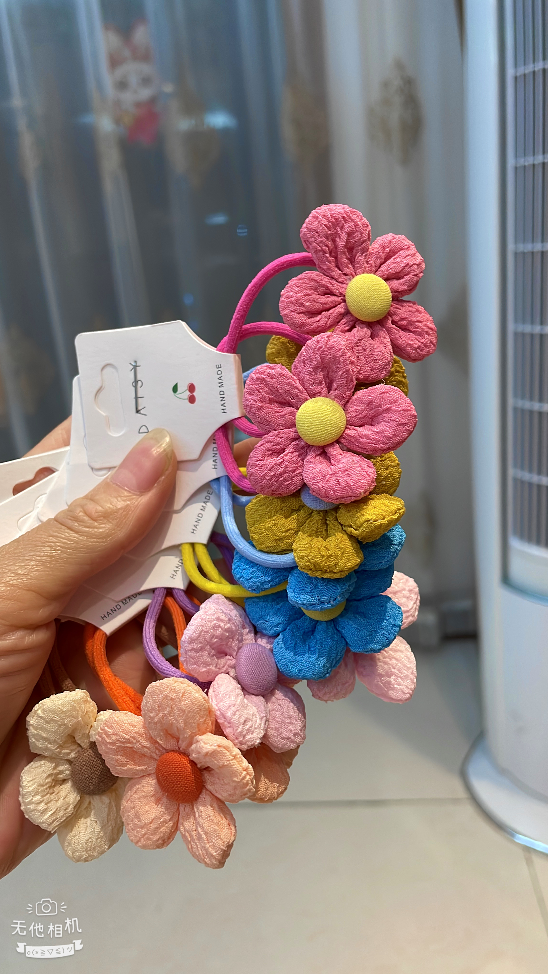 Tie small pairs of rubber bands details Picture