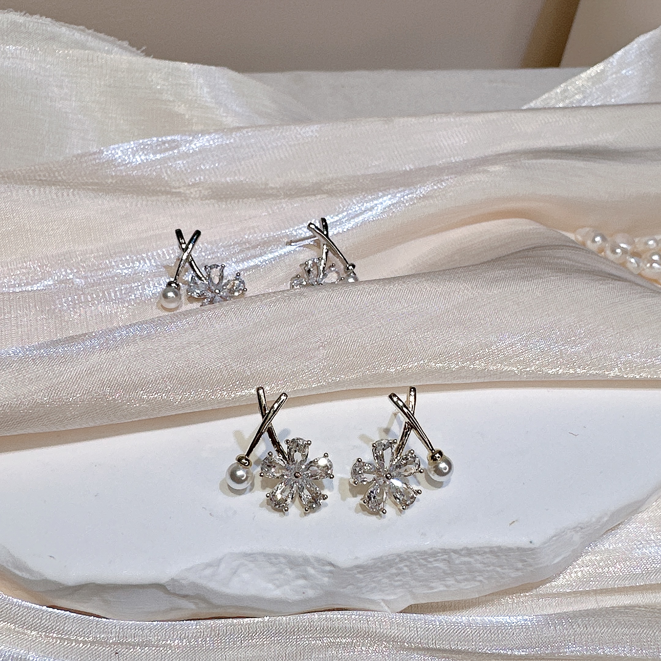 Delicate Small Cute Elegant Niche Korean Fashion Temperament Elegant Earrings Stud Application Scenario