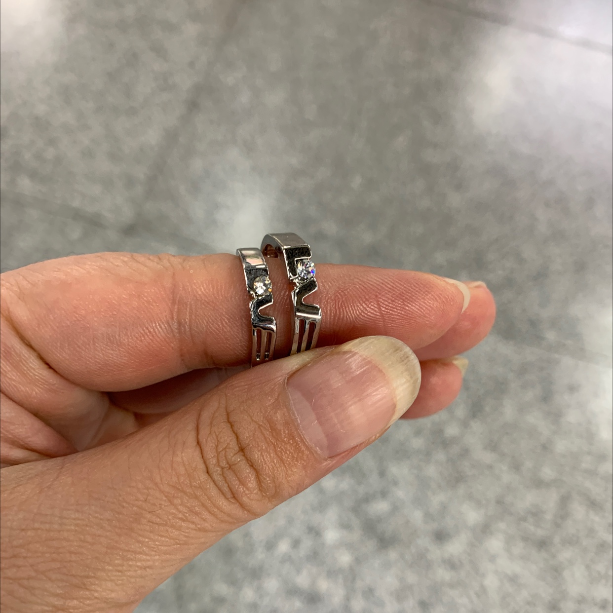 Cheng Jie stainless steel jewelry wholesale fashion trend casual temperament slim-fit Korean version of the tide atmosphere grade Application Scenario