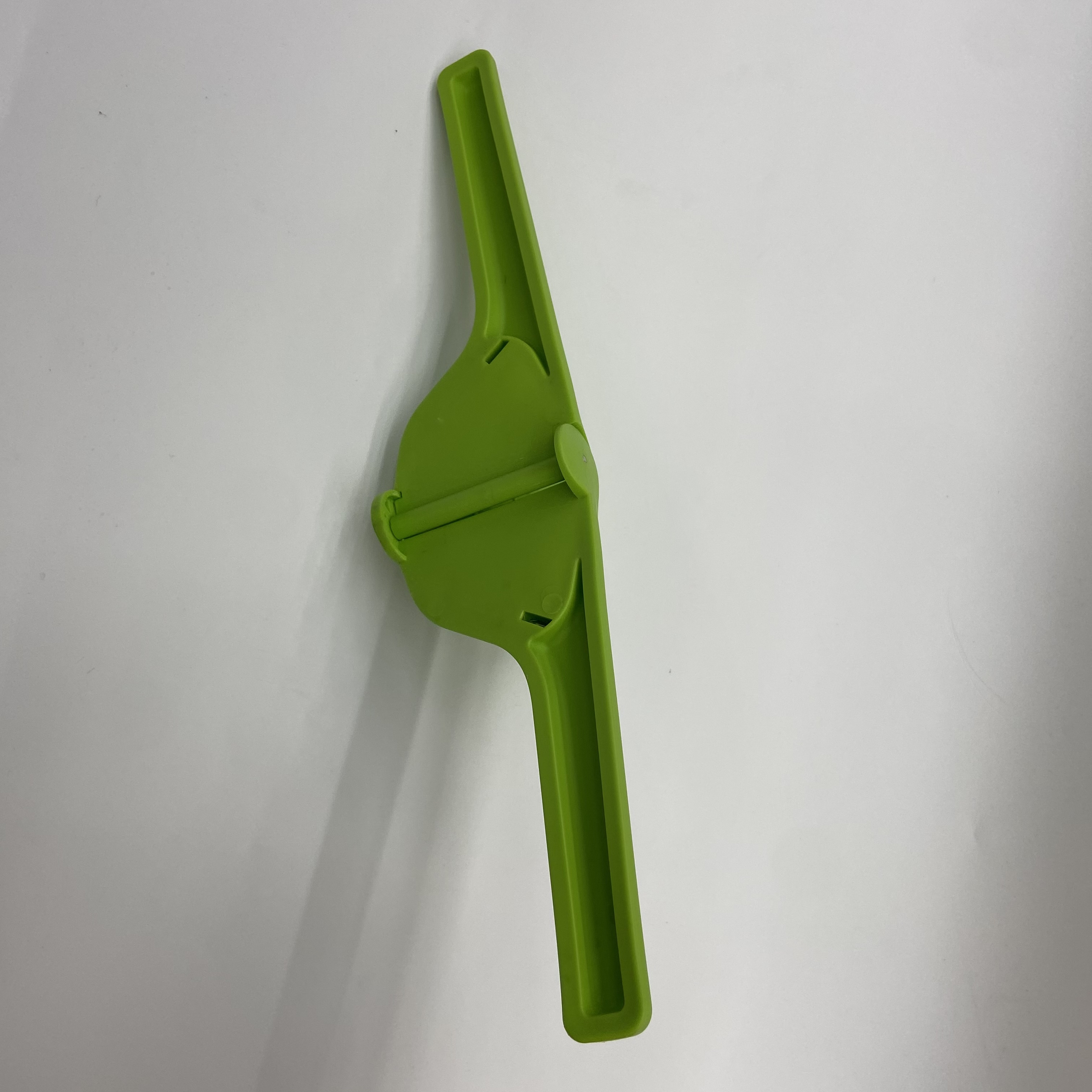 Easy to Squeze Manual Juicer er عصارة الليمون يدوياً قابلة للضغط Item Picture