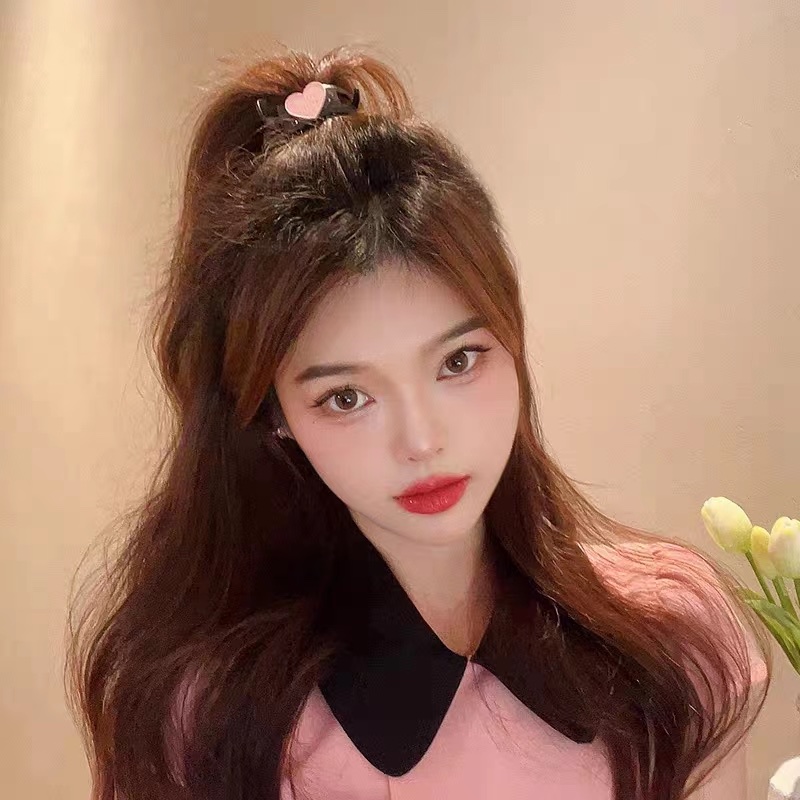 High ponytail fixing magic tool: Hair clip, heart-shaped bun bun, hair clamp, feminine hair clip, headwear, back of the head Application Scenario