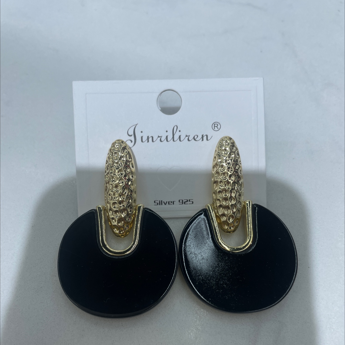 Today's Beauty Korean-style fashion earrings are elegant and simple in style, versatile in board design