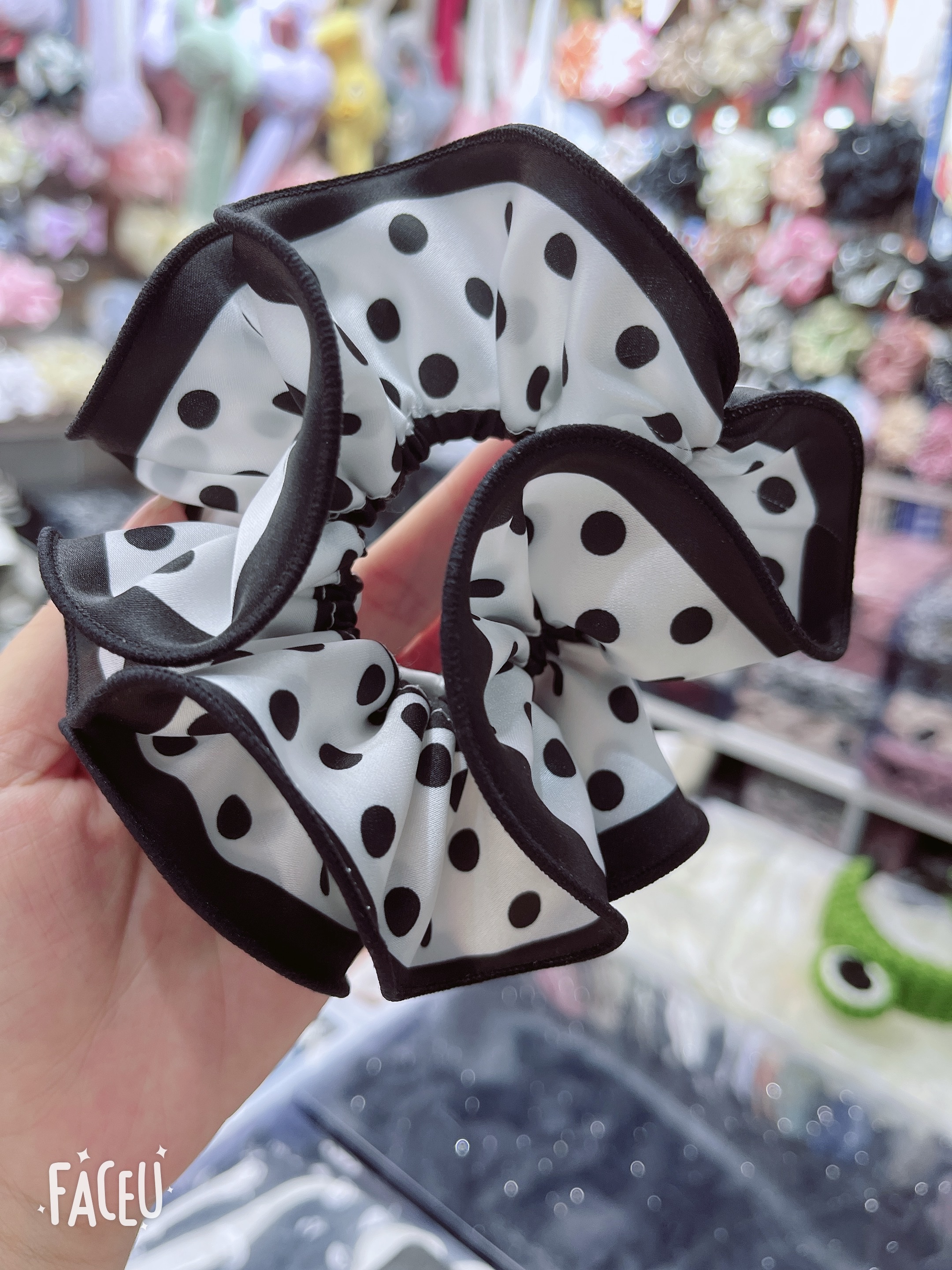 Korean-style elegant double-sided large intestine circles, low ponytail, bun hairstyle details Picture