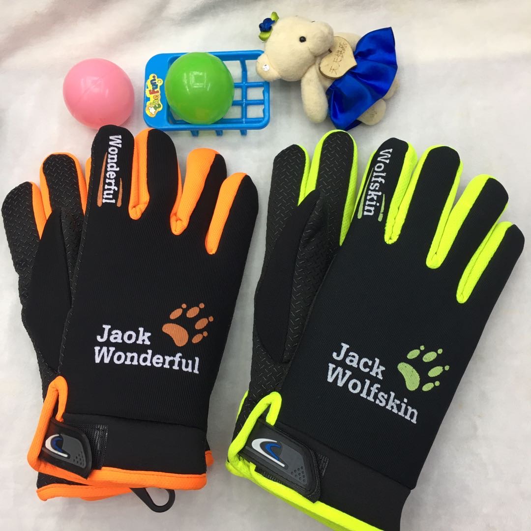2023 Outdoor Leisure sports cycling and skiing gloves, winter fashion men's style, warm, anti-slip and cold-proof, manufacturer's best-selling direct sales Application Scenario