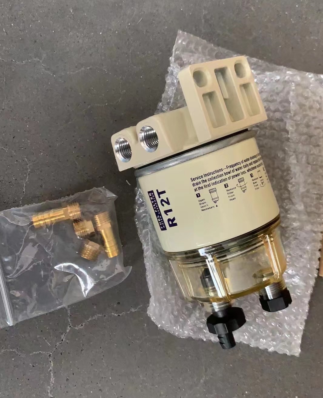 R12T Marine oil Water separator FS19802 BF1380-O is suitable for small Marine engines, diesel filters