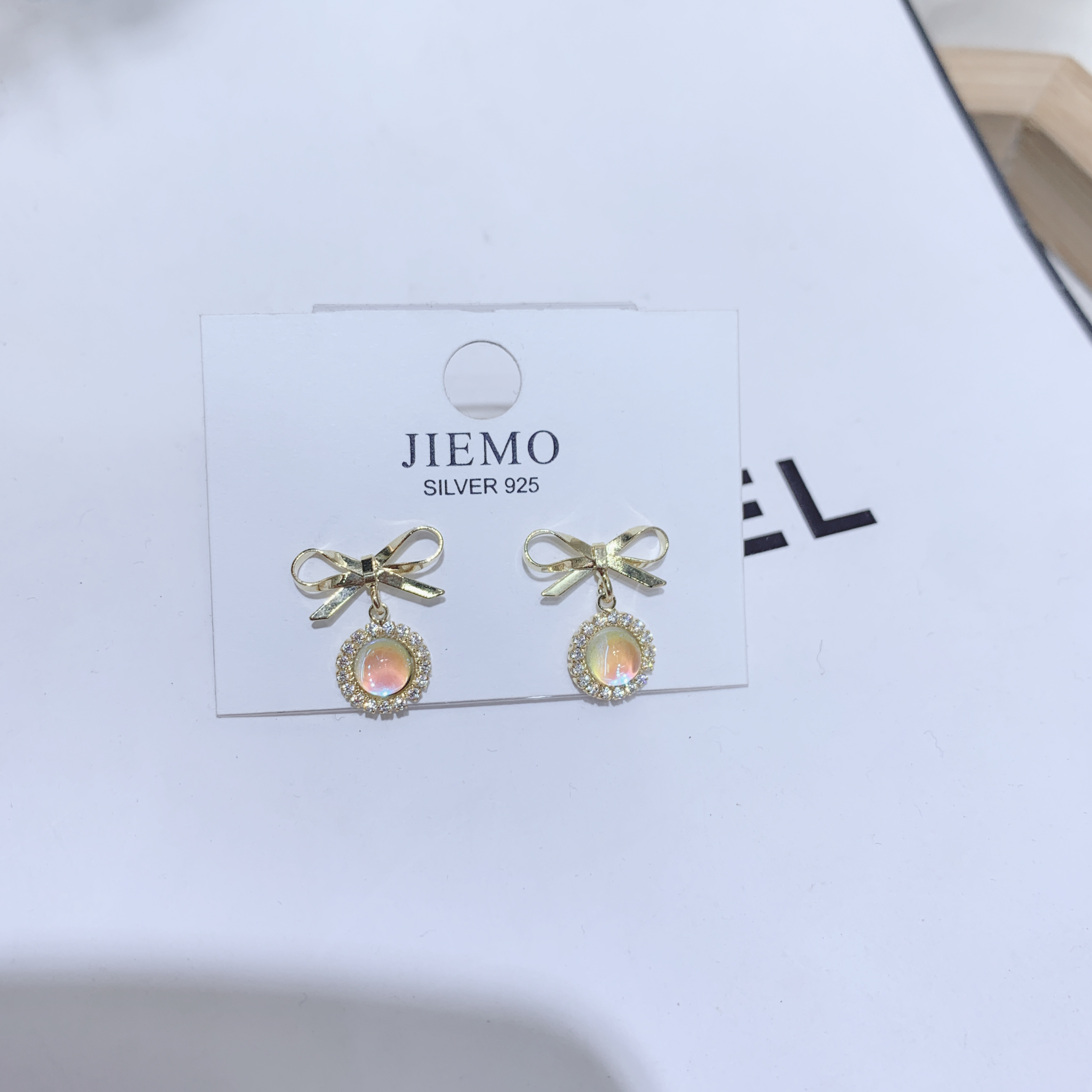 New bow earrings