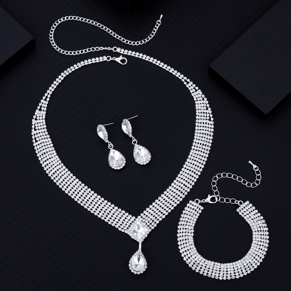 Fashionable rhinestone claw chain glass pendant necklace three-piece set for brides, European and American banquet necklace Cxzs Specification image