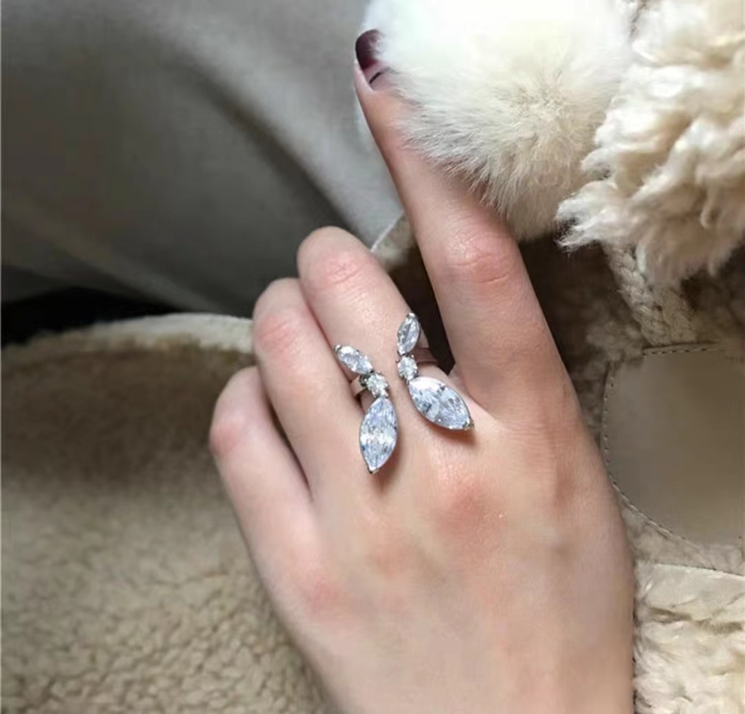Super Cute Fun White Zircon Rabbit Ring Female Tide Sweet Cute Everything Summer Plated Real Gold Opening details Picture