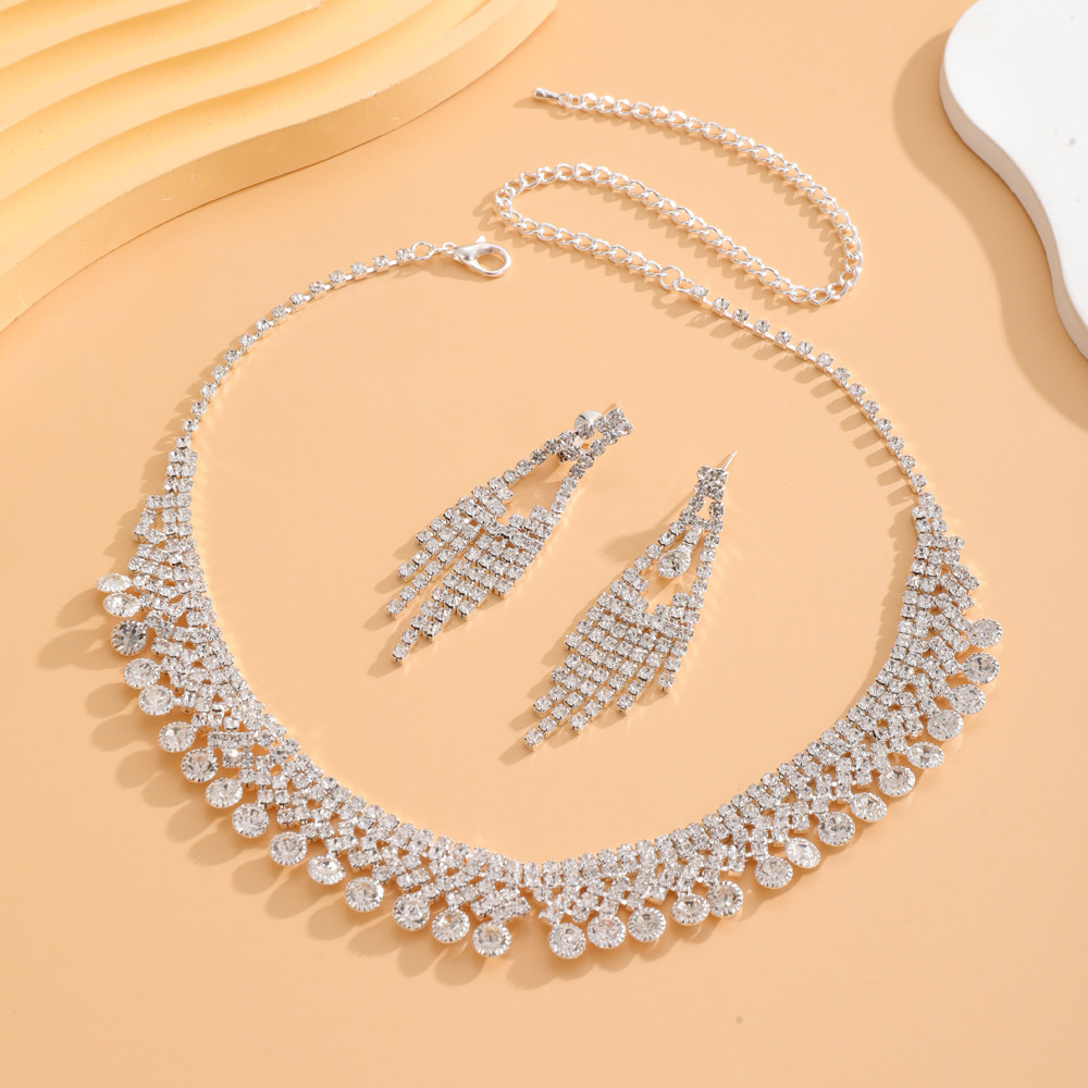 Jewelry wholesale, luxurious and elegant, dinner party, women's crystal hollowed-out necklaces and earrings cxzs Specification image