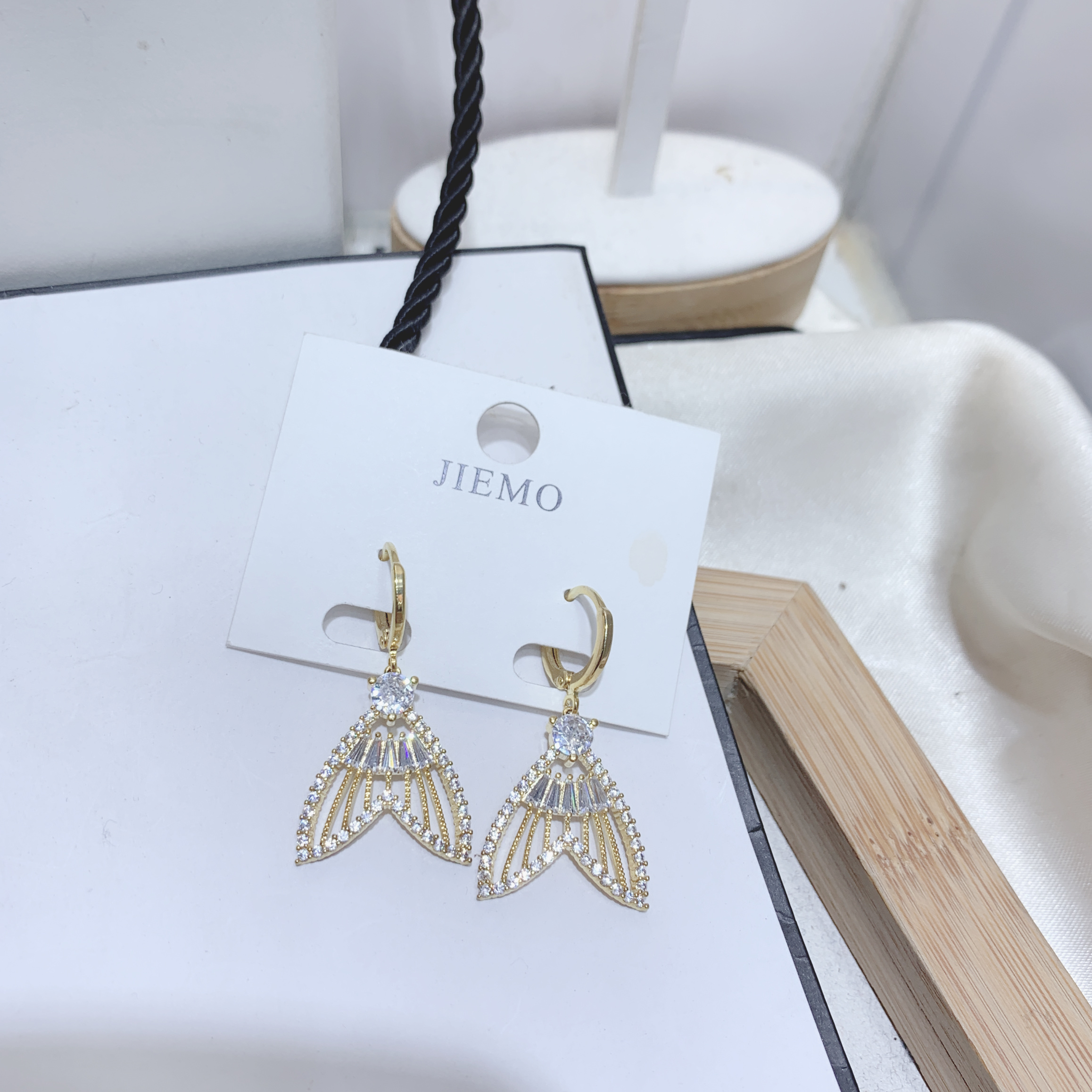 Fishtail earrings