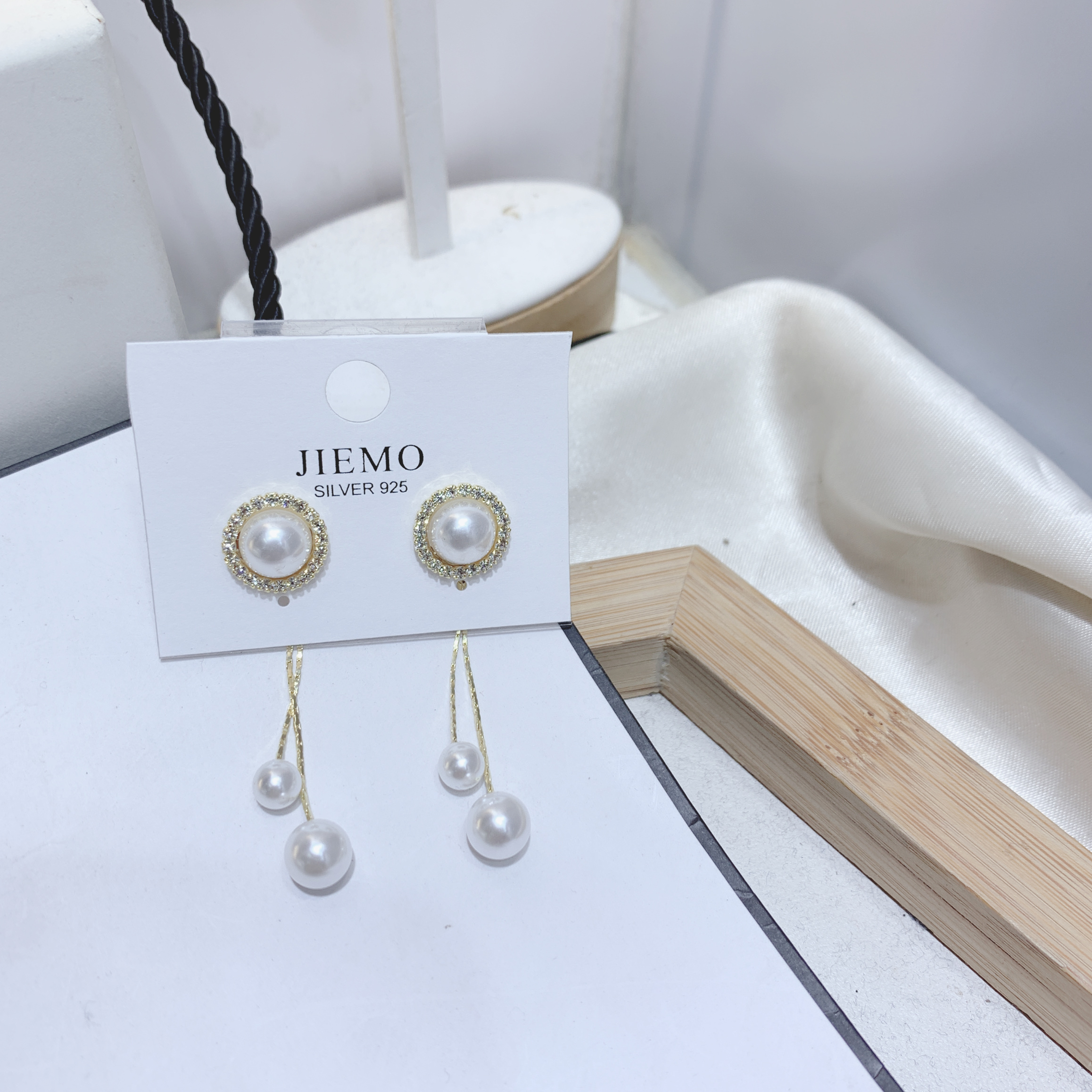 Long tassel bead earrings