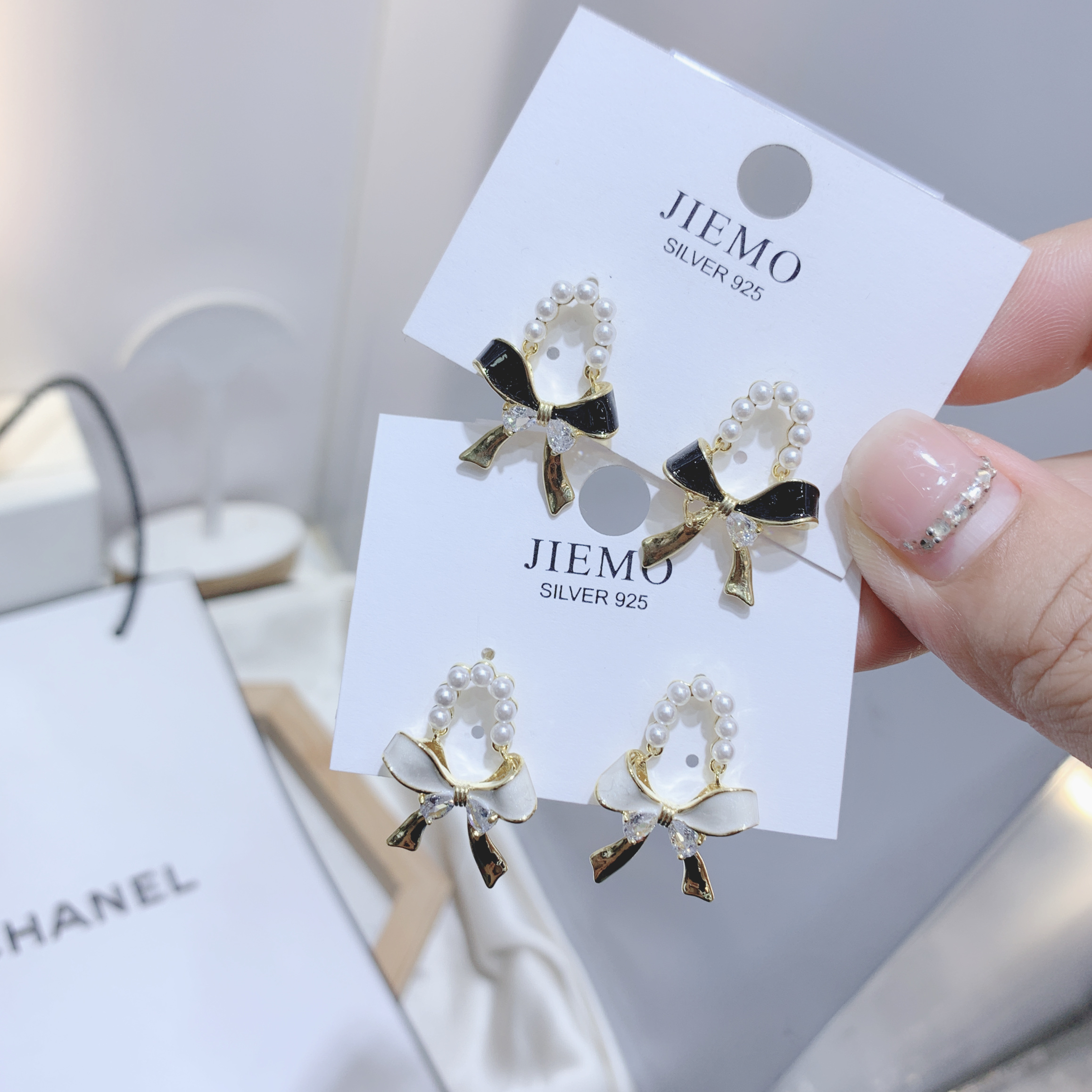 Bow oil drip earrings