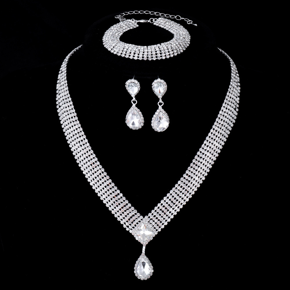 Fashionable rhinestone claw chain glass pendant necklace three-piece set for brides, European and American banquet necklace Cxzs