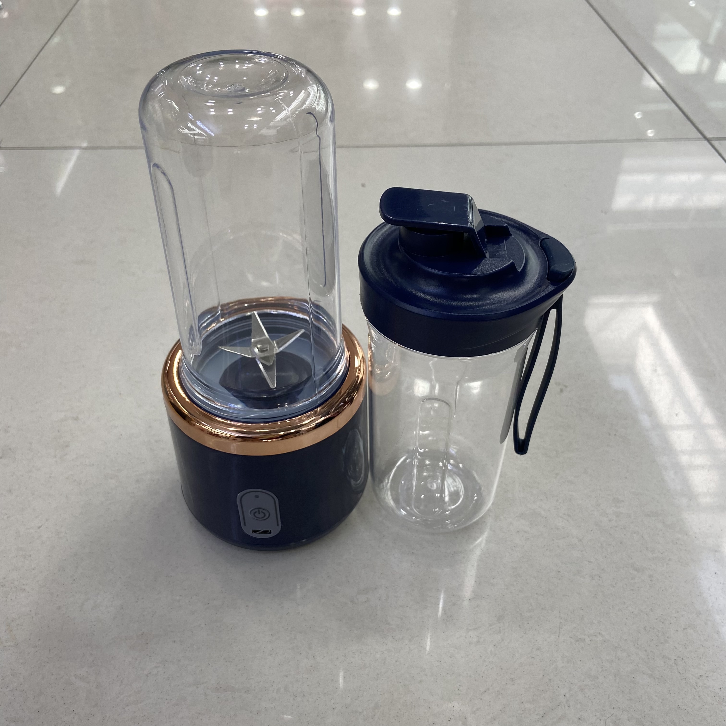 Compact household electric juicer, portable usb charging juicer cup, juice cup details Picture