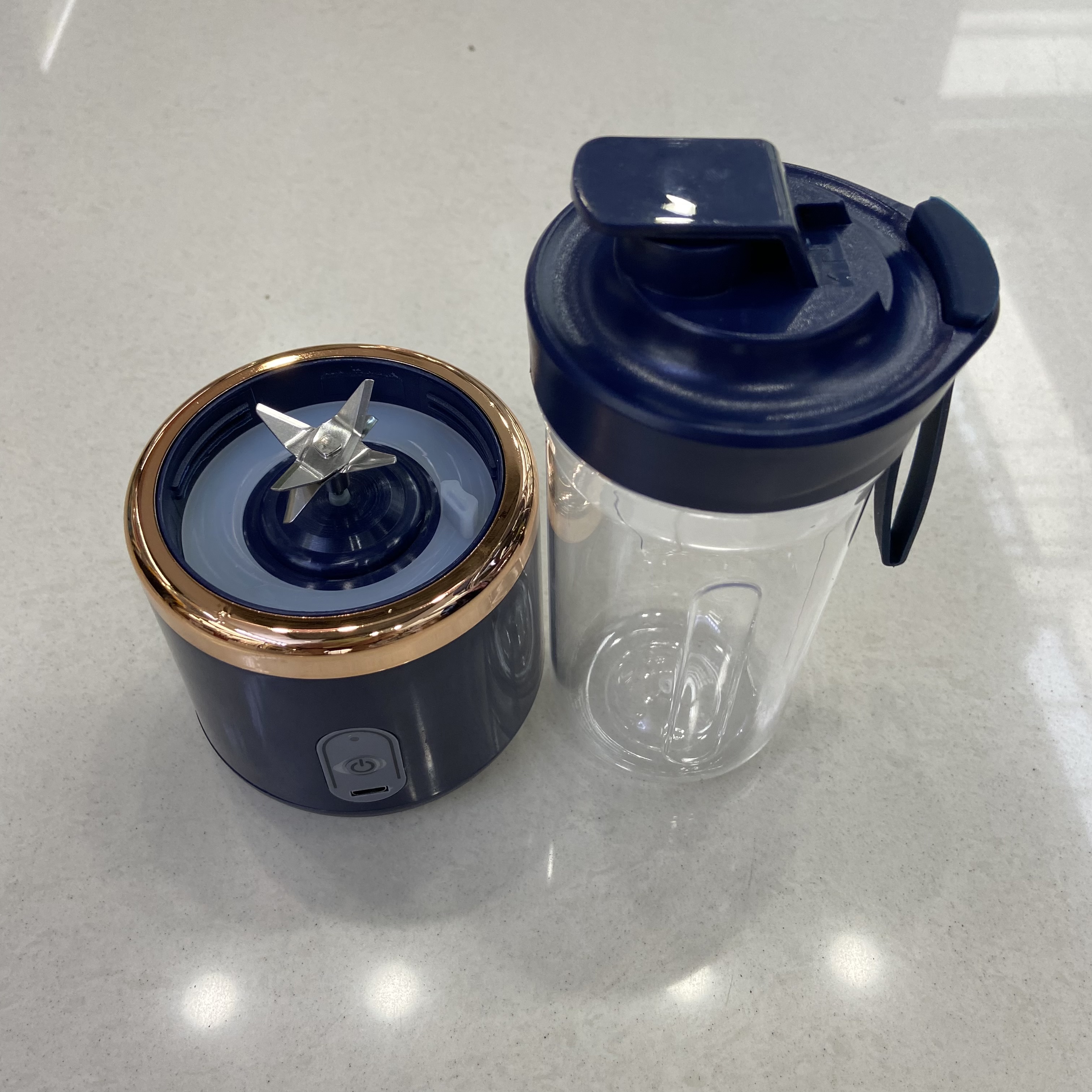 usb charging portable mini juicer, fully automatic juice cup Item Picture