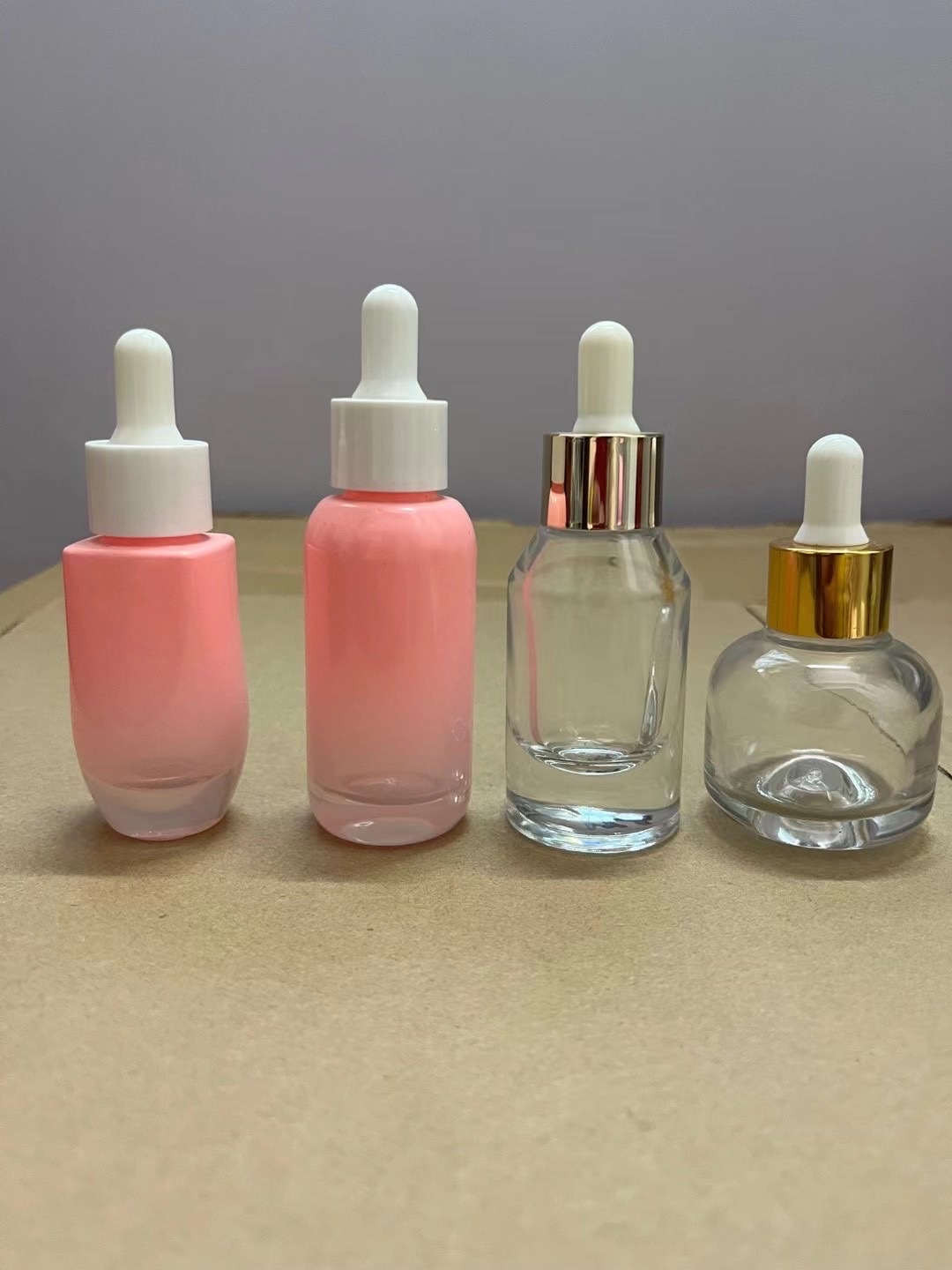 Houde Glass Factory offers direct sales of essential oil bottles, tea-colored transparent bottles, green bottles, droppers and aluminum foil caps Specification image