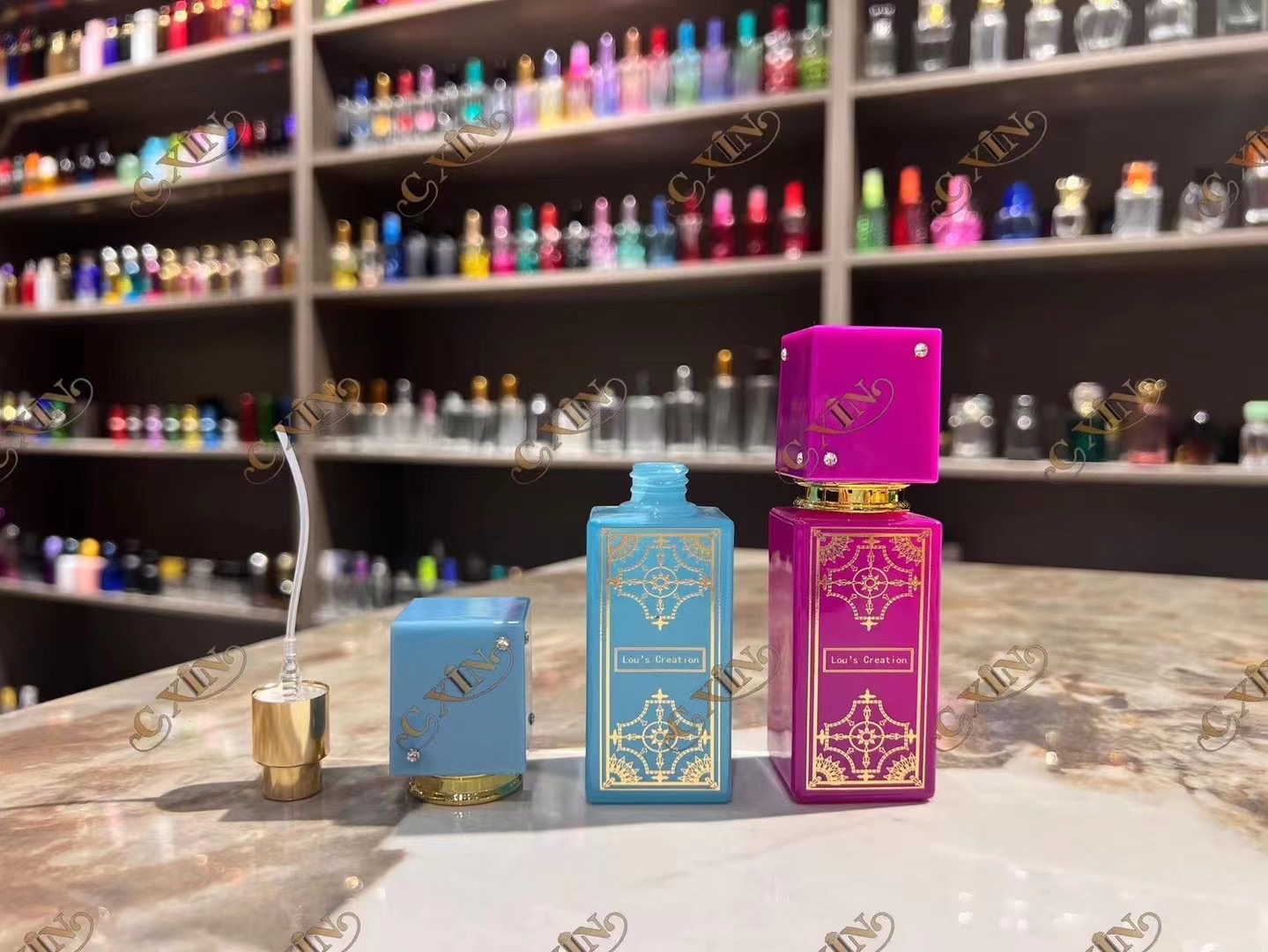 Houde Glass Factory's perfume bottle electroplating, gilding and engraving glass bottle cap nozzle details Picture