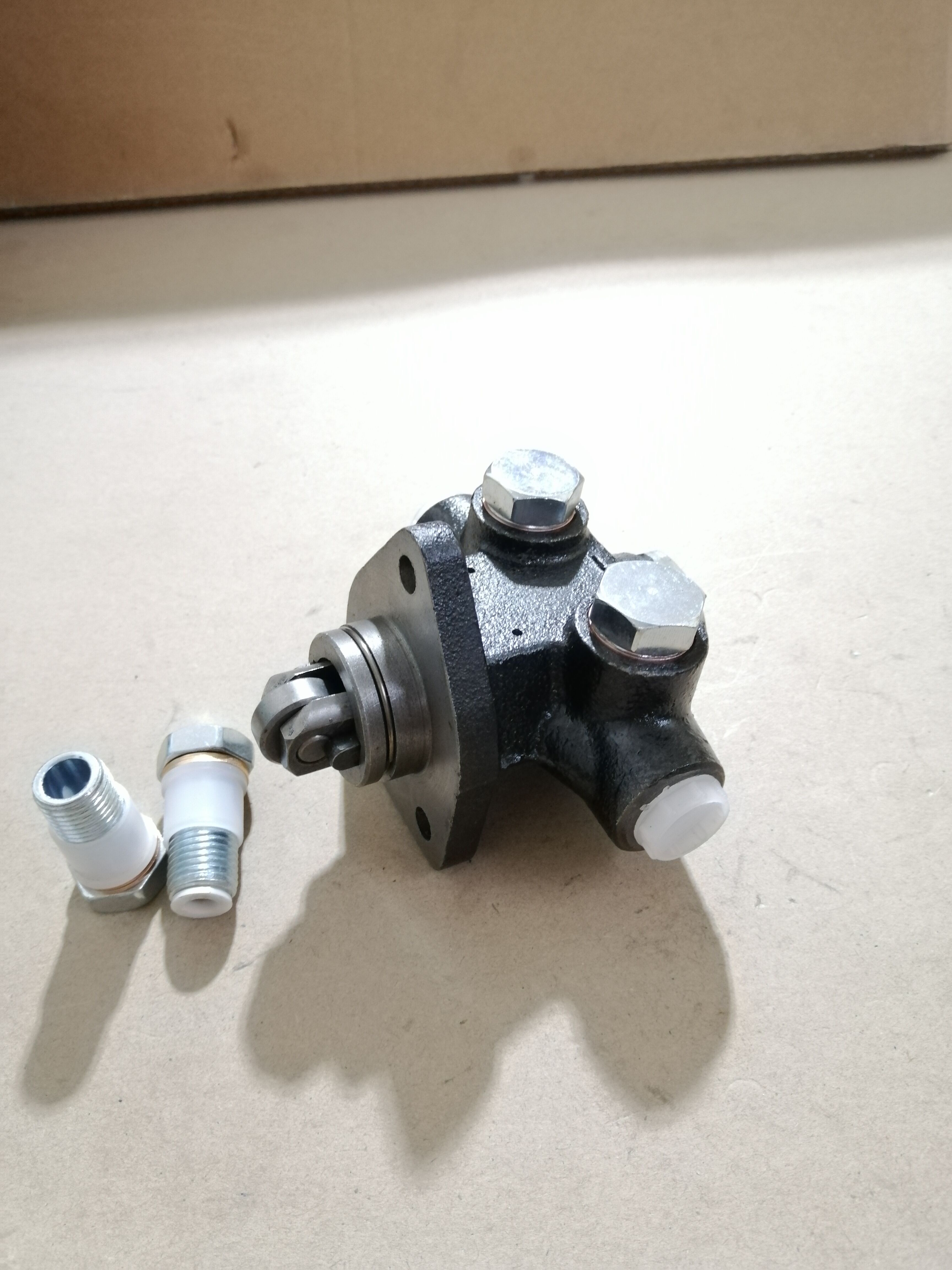 Auto parts Truck engine parts Diesel oil pump 0440008009 0440008009