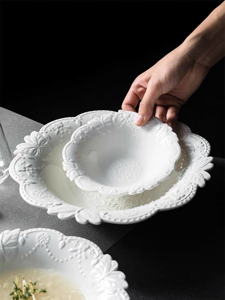 European-style retro large soup bowl 6/8/10-inch extra-large soup basin household ceramic relief tableware details Picture