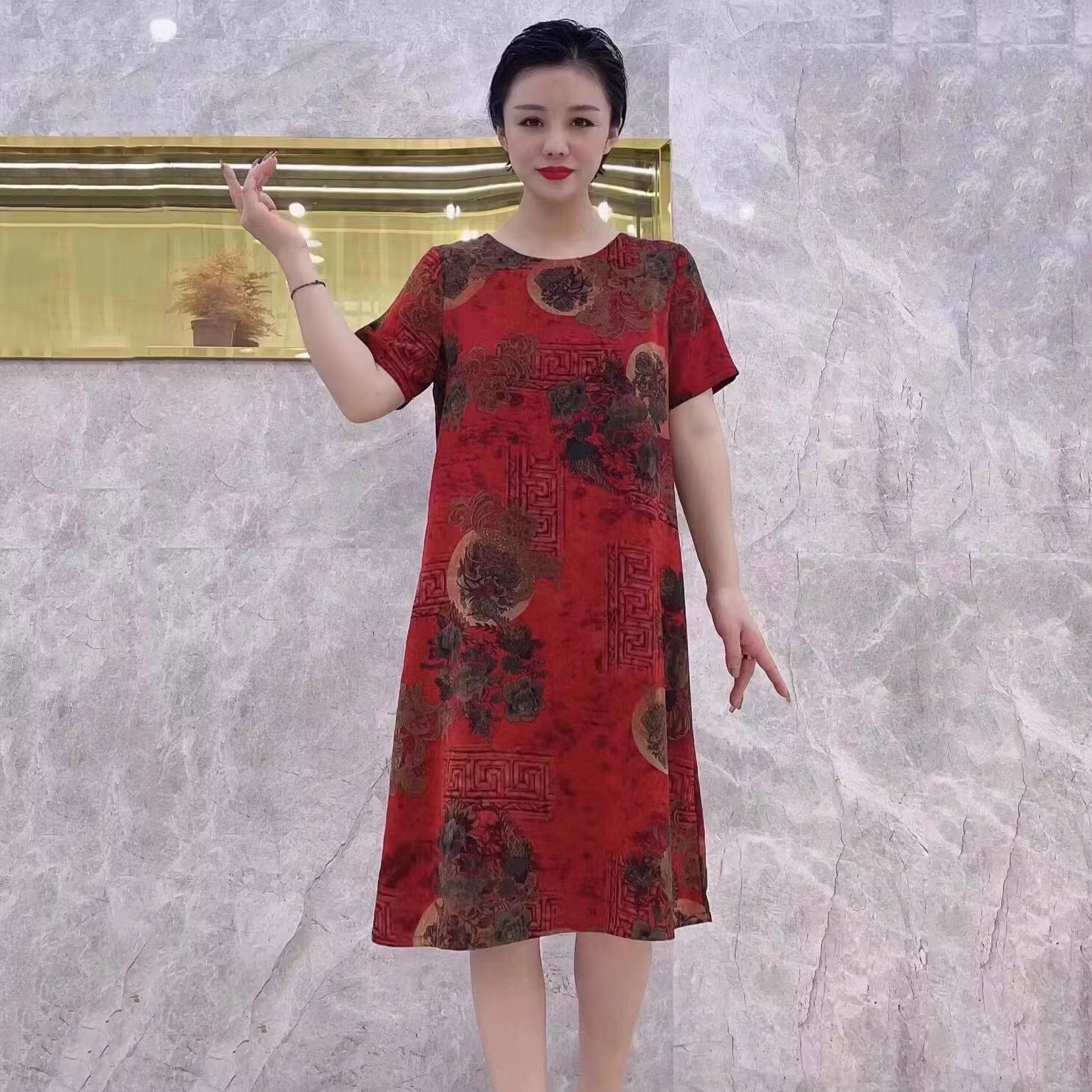 2023 New Women's Dress for the middle-aged and elderly, XL-5XL, printed round-neck short-sleeved, red base, antique large flower, faux silk dress