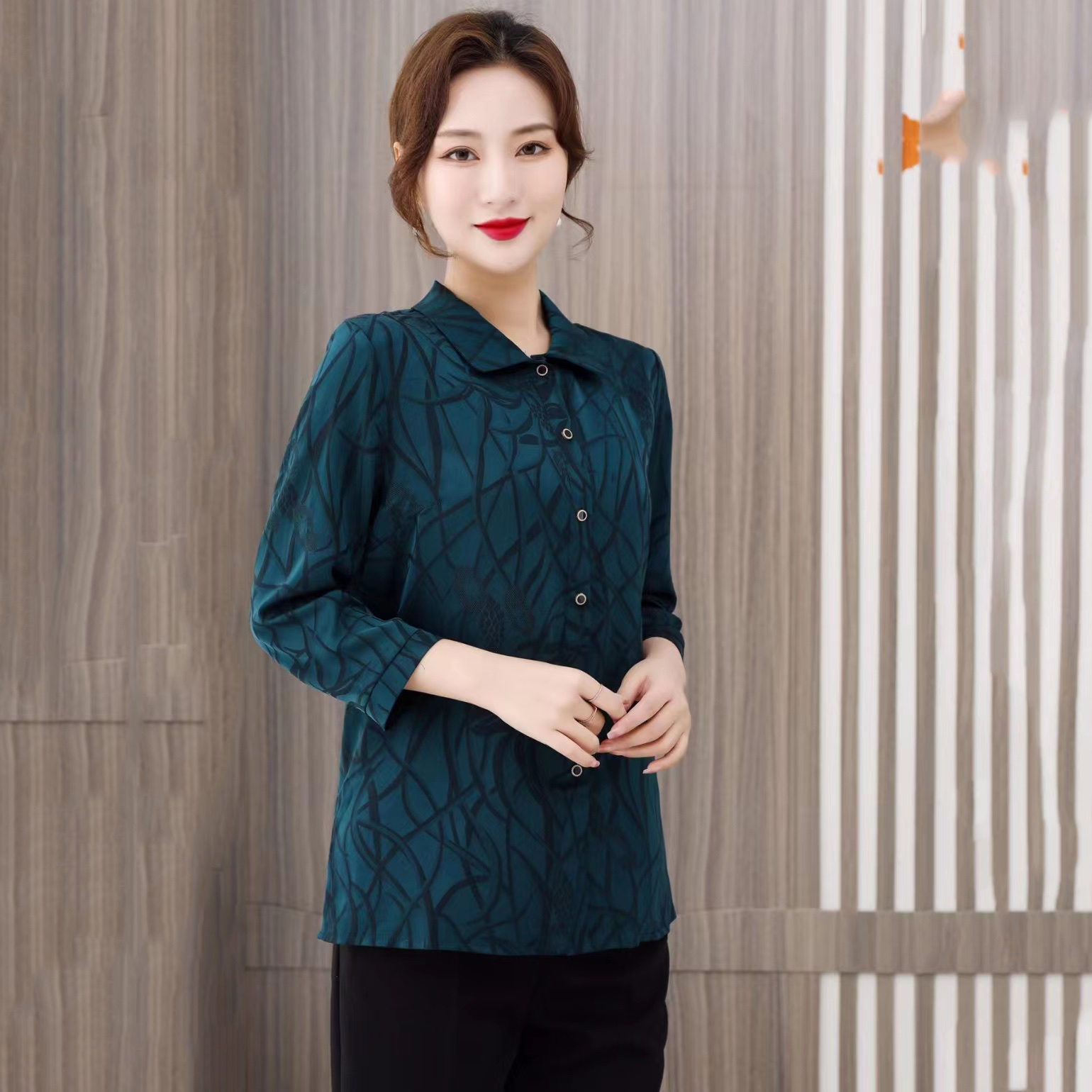 2023新款女装秋冬季花纹墨绿色上衣中老年长袖开衫仿真丝衬衣
