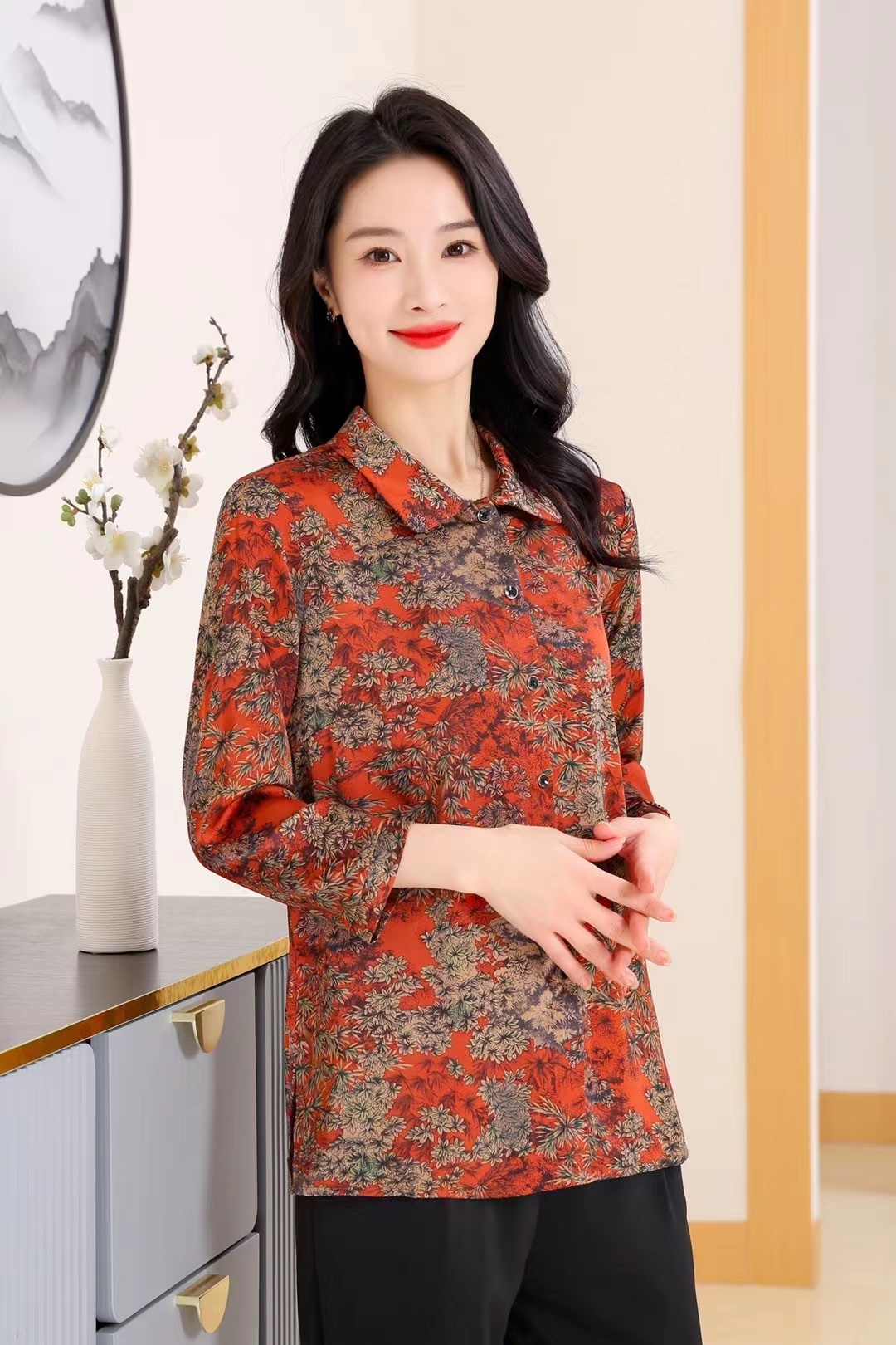 2023 New women's autumn and winter tops: Long-sleeved cardigan for middle-aged and elderly people, silk-like orange floral blouse Item Picture