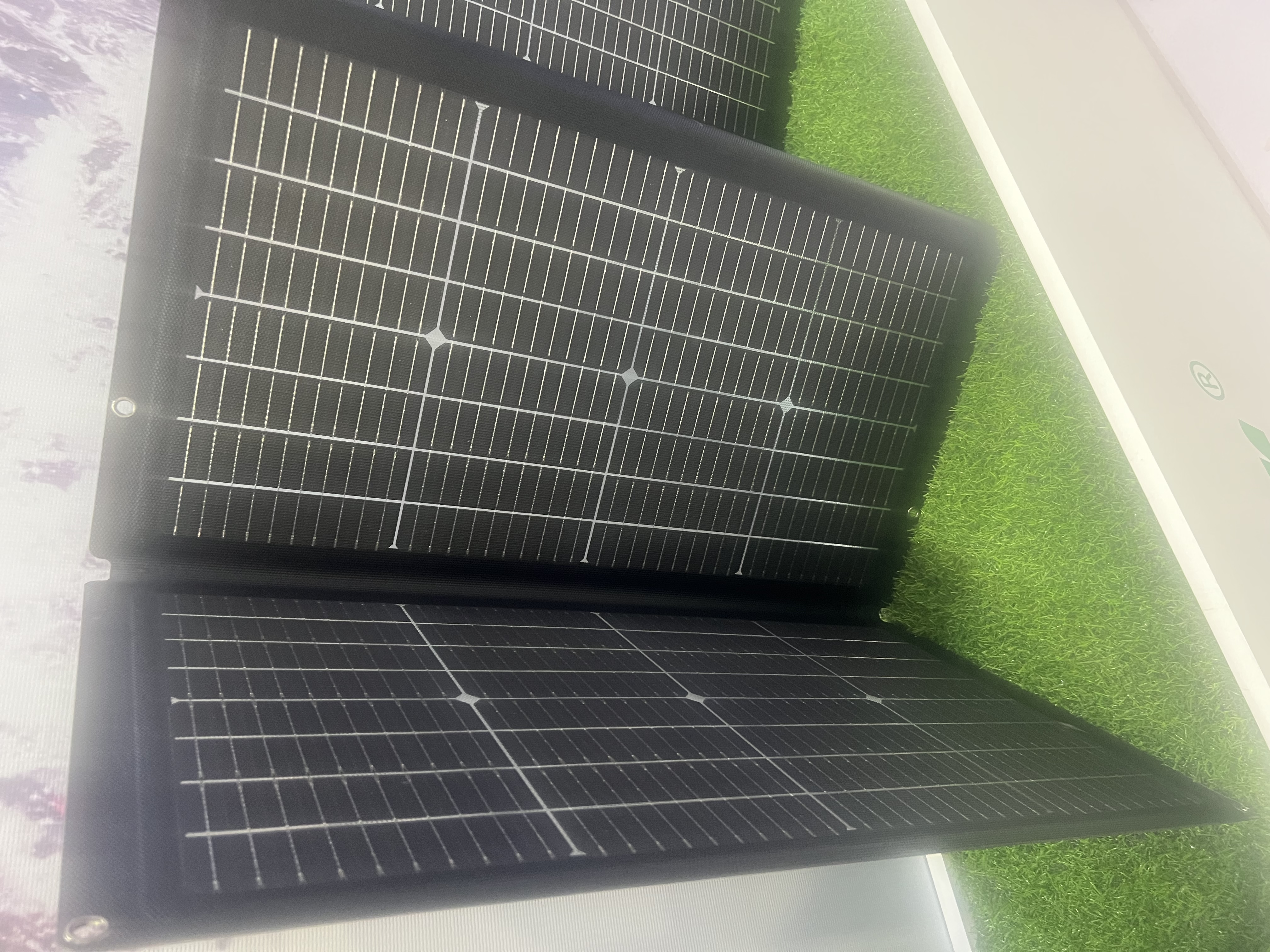 ألواح شمسية قابلة للطي 200 W