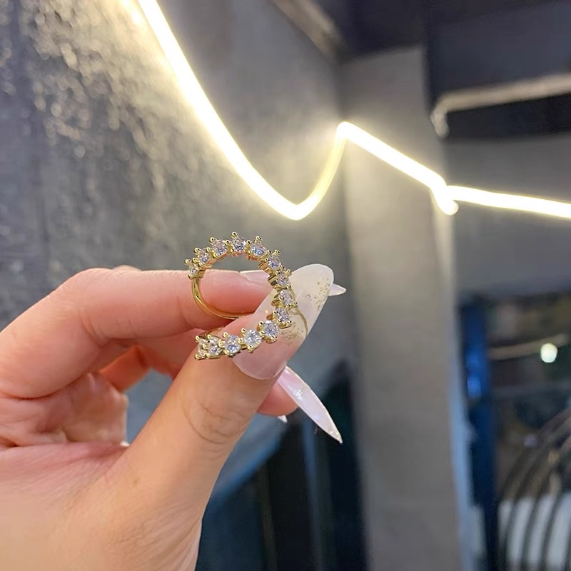 Niche Design Exaggerated Semicircle Opening Adjustable Ring Female Plated Real Gold Net Red Fashion Personality Light Luxury High Sense Micro Inset Zircon Index Finger Ring Application Scenario