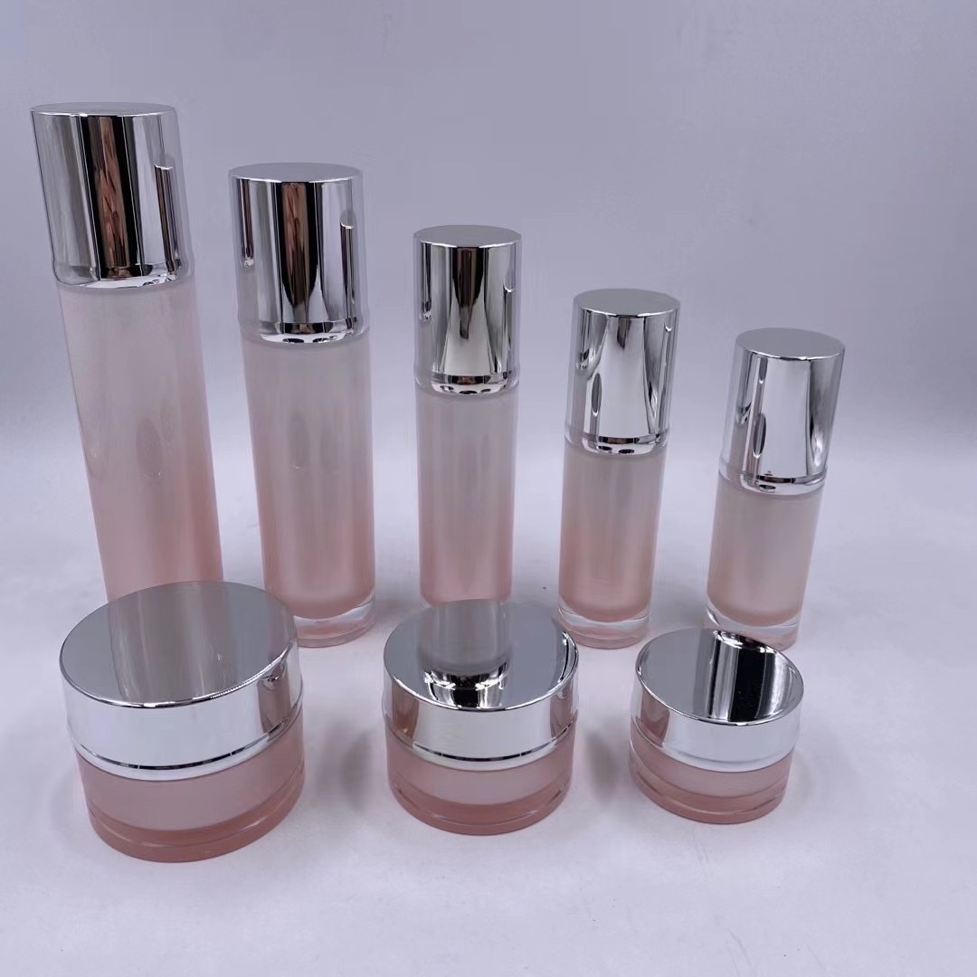 Houde Glass Factory offers custom-made high-end cosmetic bottles, glass bottles, perfume bottles and cream bottles based on samples Application Scenario
