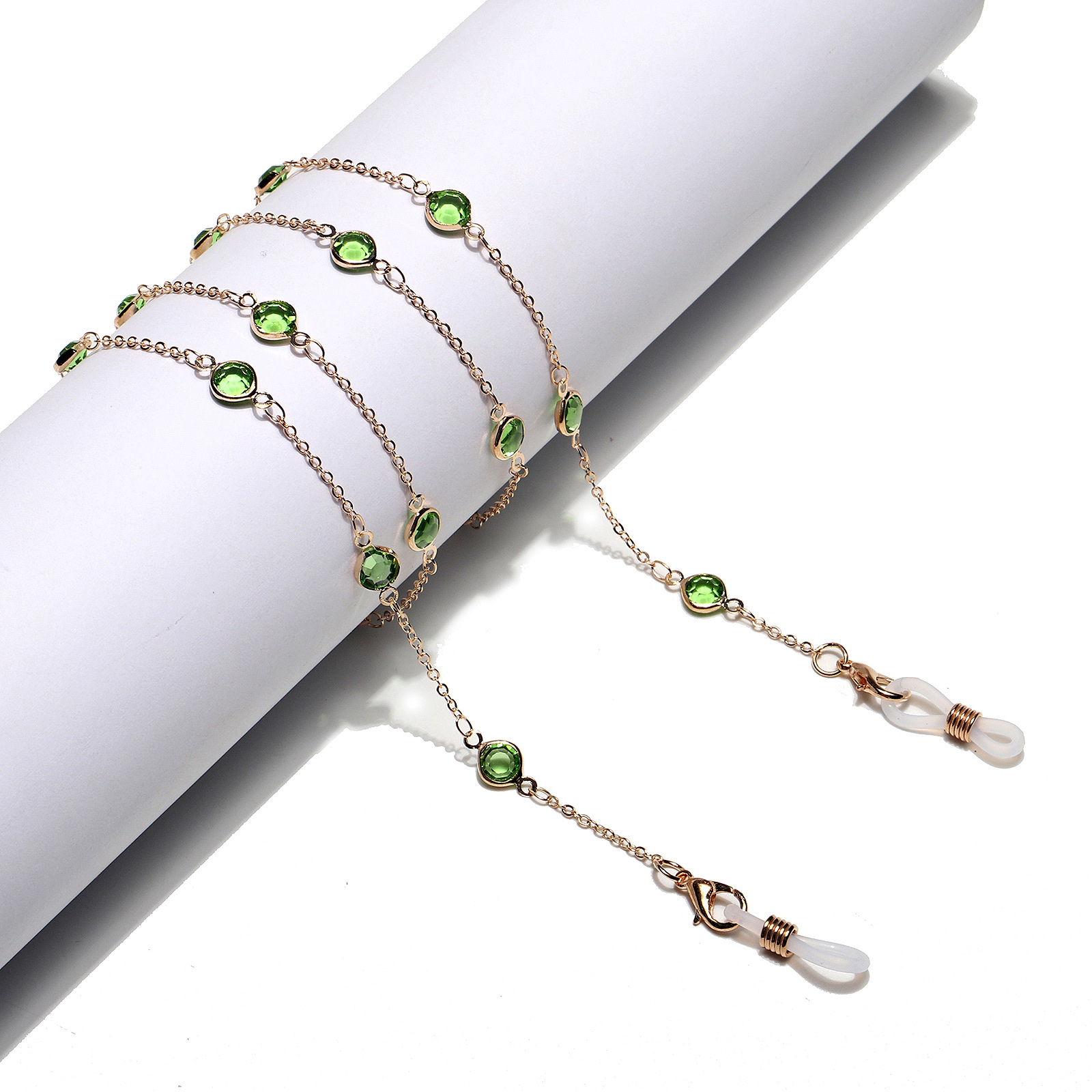 Crystal handmade eyeglass chains, personalized and fashionable eyeglass lanyards, sunglasses lanyards, eyeglass accessories wholesale, mask lanyards Application Scenario