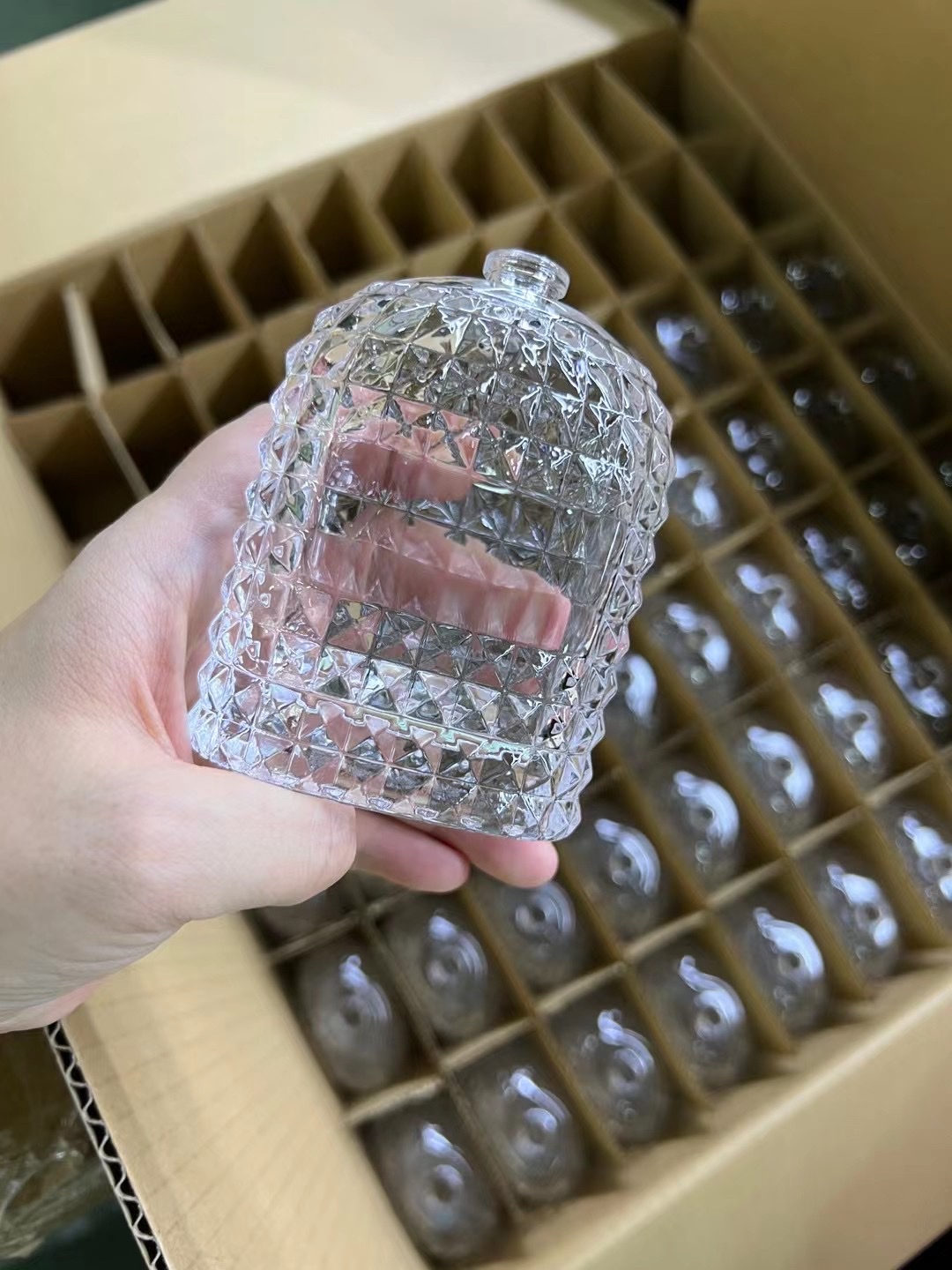 厚德玻璃厂 钻石香水瓶 高档精白料香水玻璃瓶 来样定做 喷色 电镀 蒙砂等后加工 logo