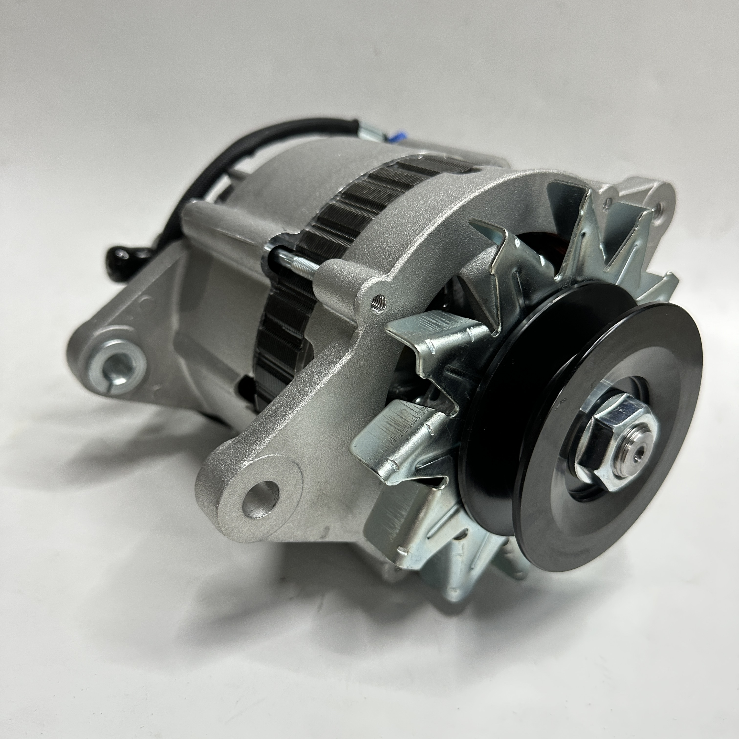 Construction machinery parts for Isuzu forklift generator LR225-408B 8944723300