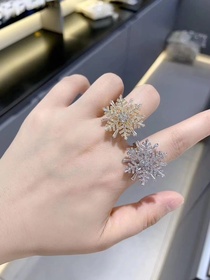 Snowflake ring
