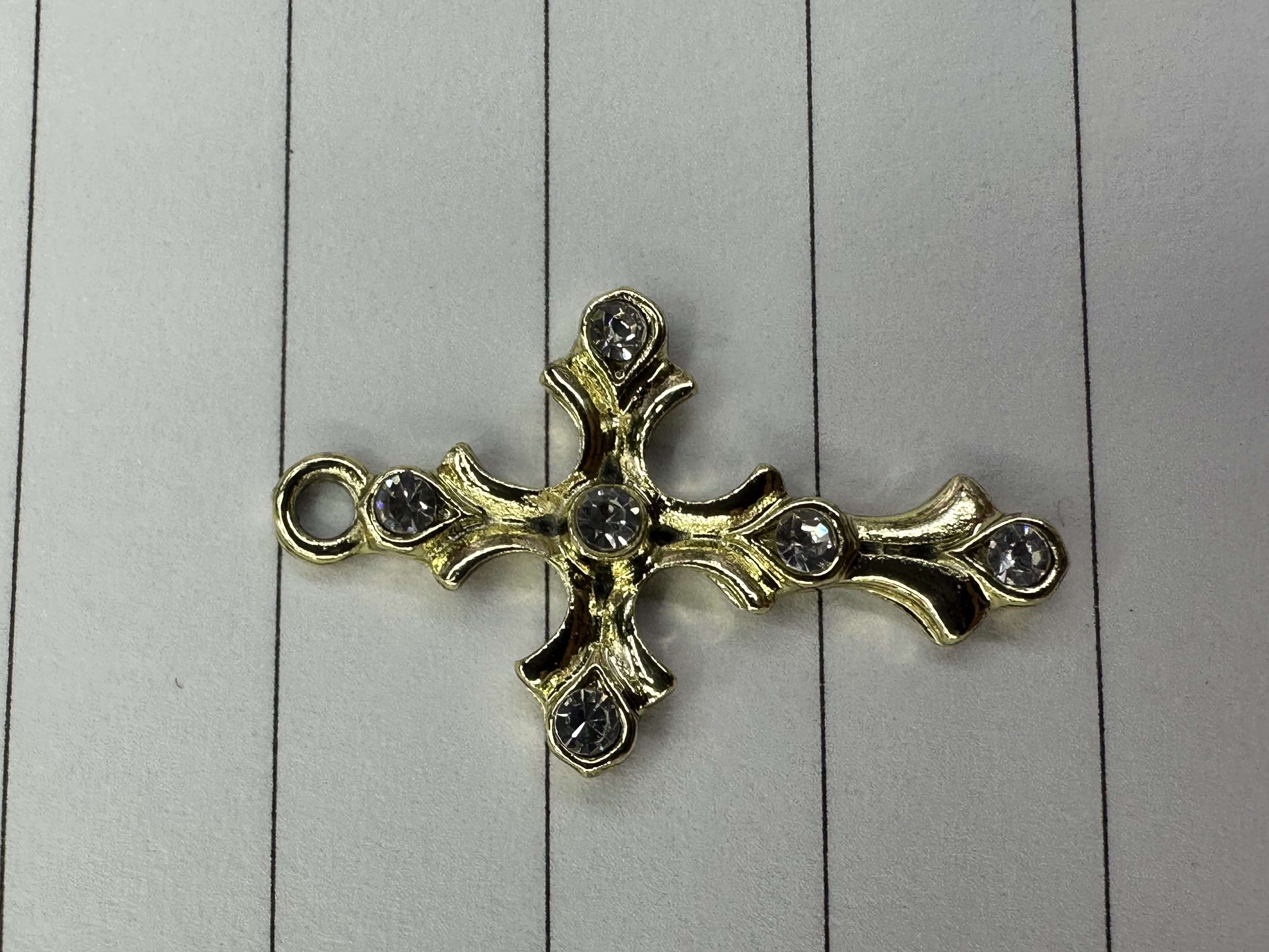 The cross pendant is selling like hotcakes. Huimei Accessories 11