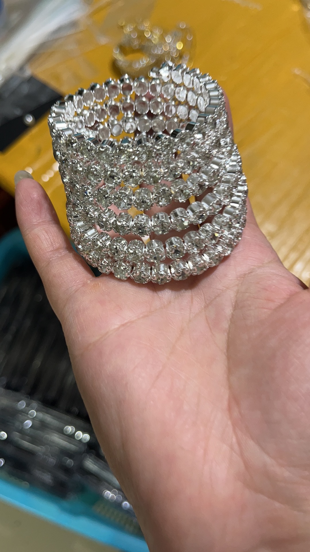 大钻手镯：精致缤纷的经典饰品新款时尚百搭休闲潮流