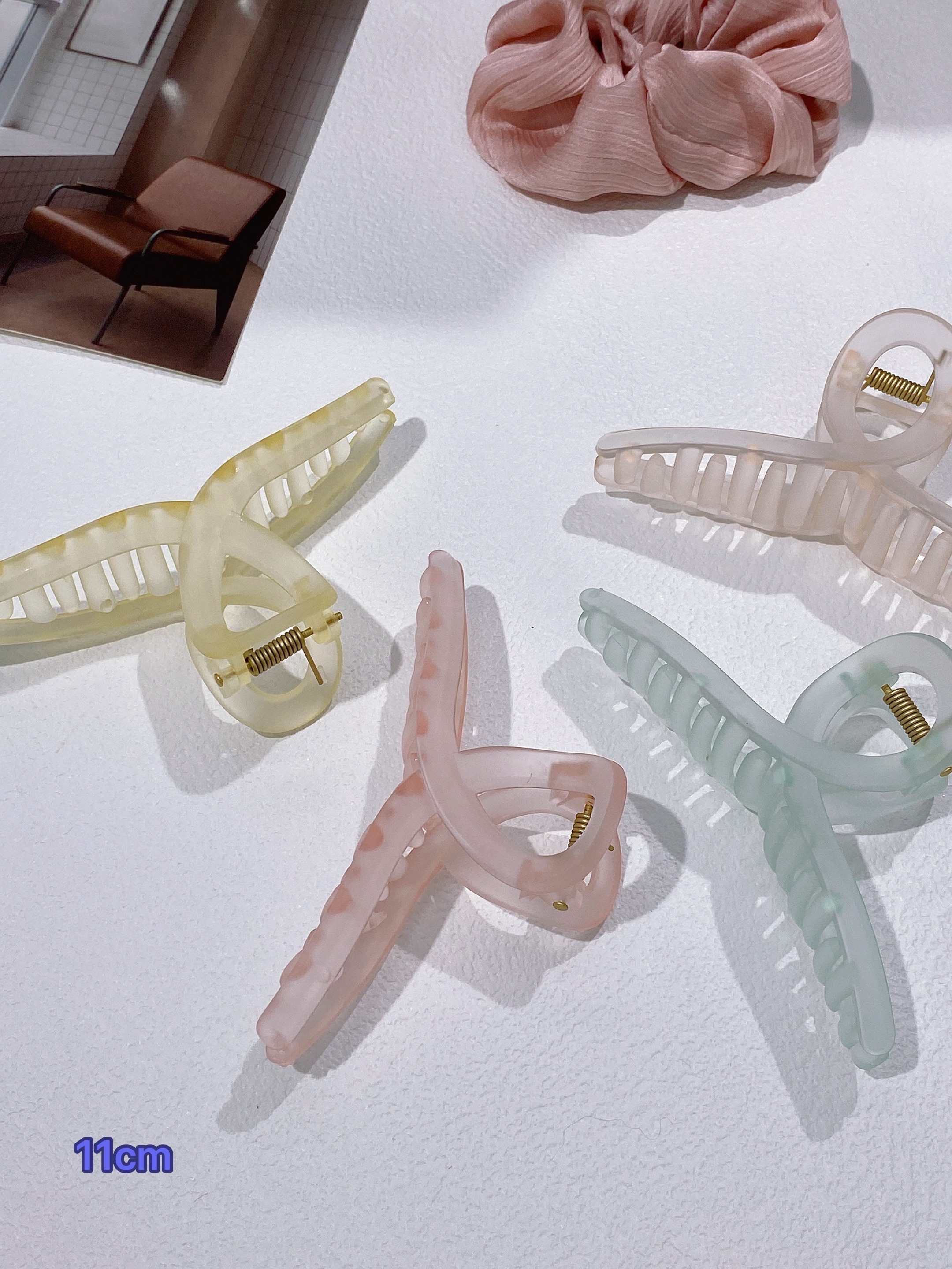 磨砂衣架鲨鱼网红抓夹洗澡夹