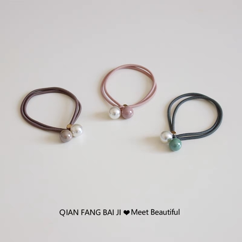 Pearl leather band hair tie hair accessory Application Scenario