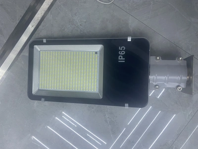 Solar Split Street Light