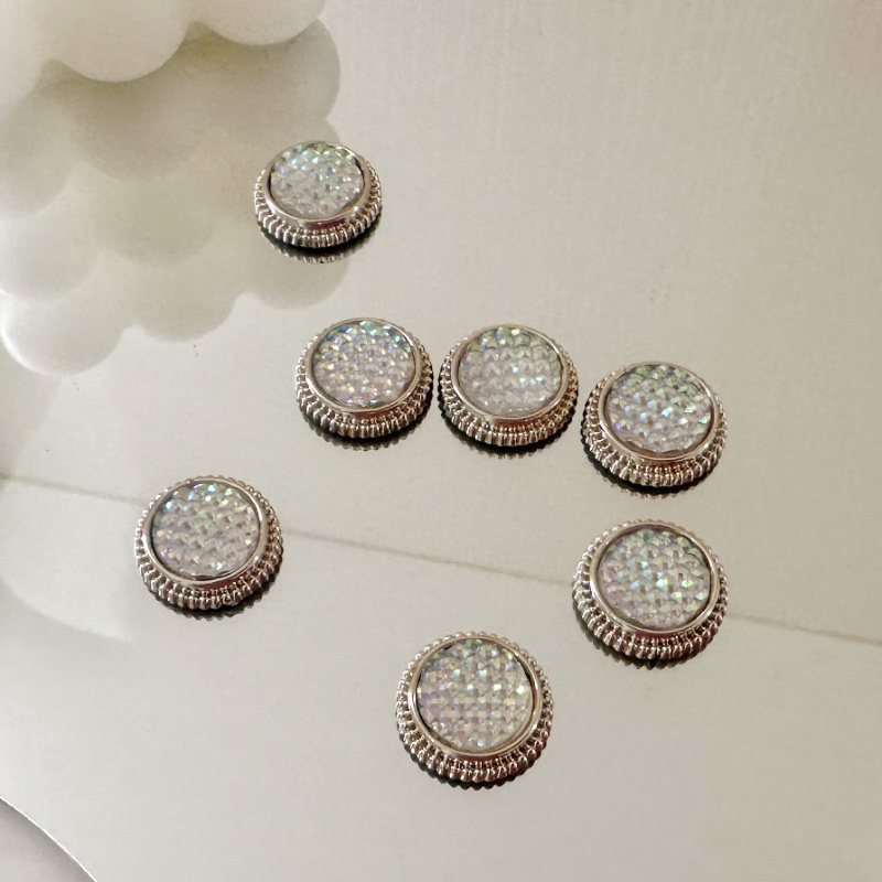 Button flat bottom accessory in one color 11