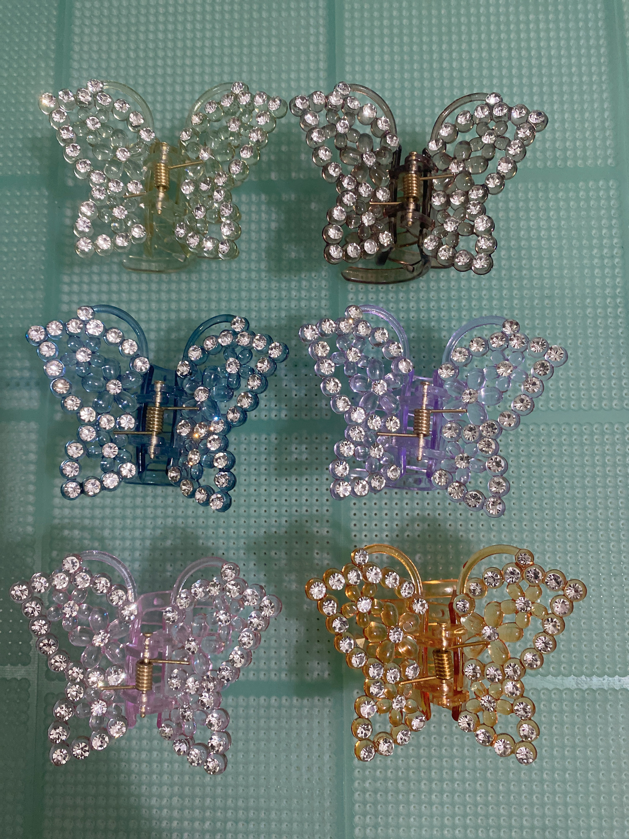 义乌国际商贸城好再来饰品精美蝴蝶发抓，韩版新款时尚打造优美气质，